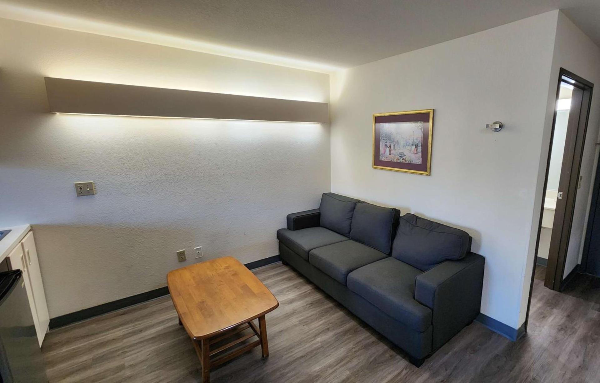 SureStay by Best Western Sacramento South Natomas photo 8