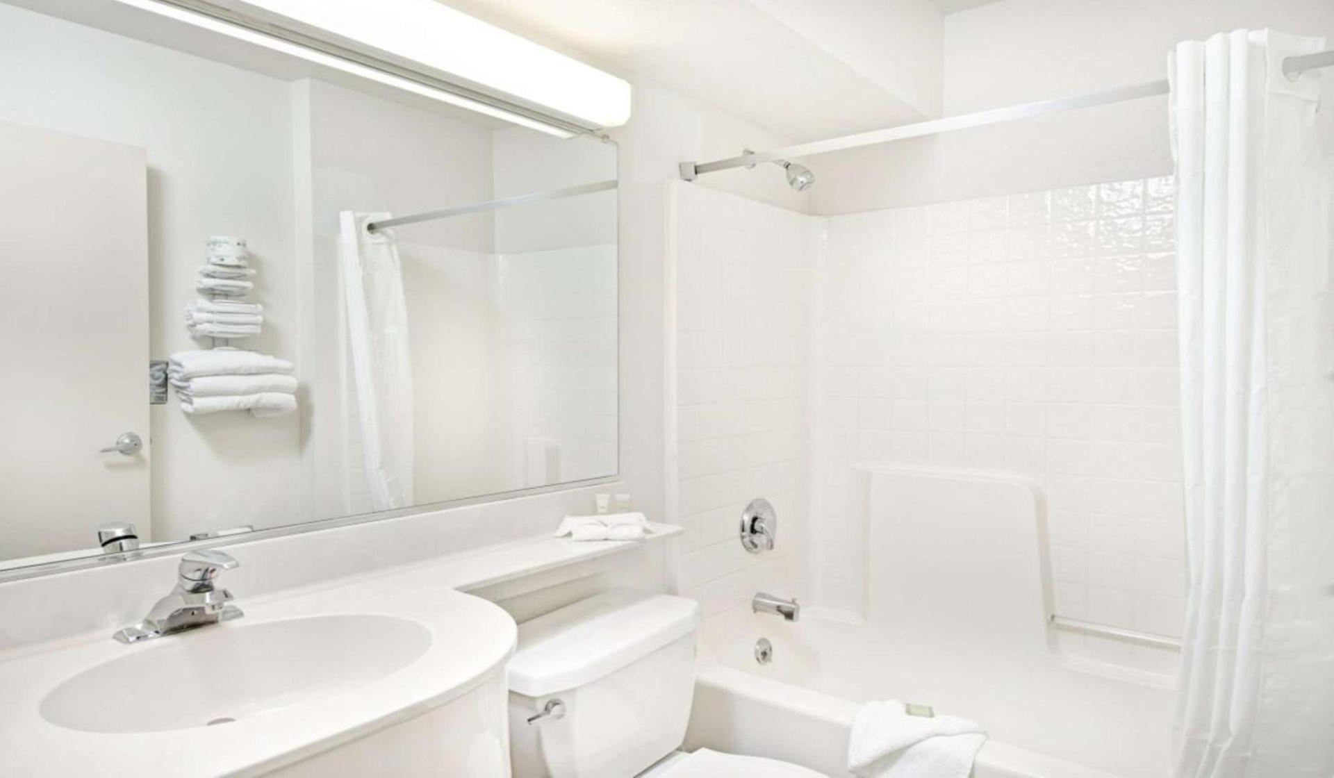 SureStay by Best Western Sacramento South Natomas photo 9