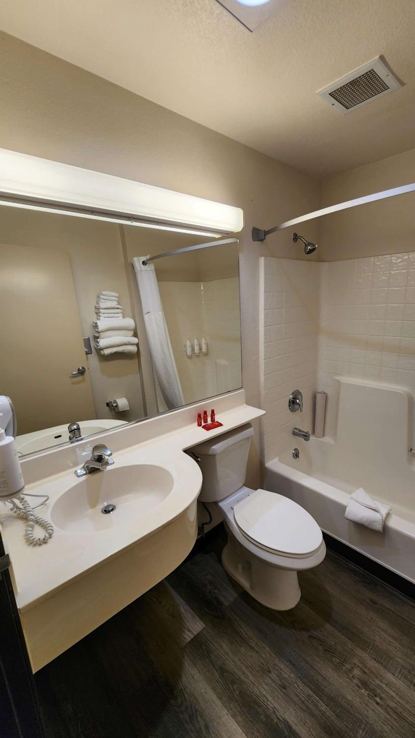 SureStay by Best Western Sacramento South Natomas photo 11