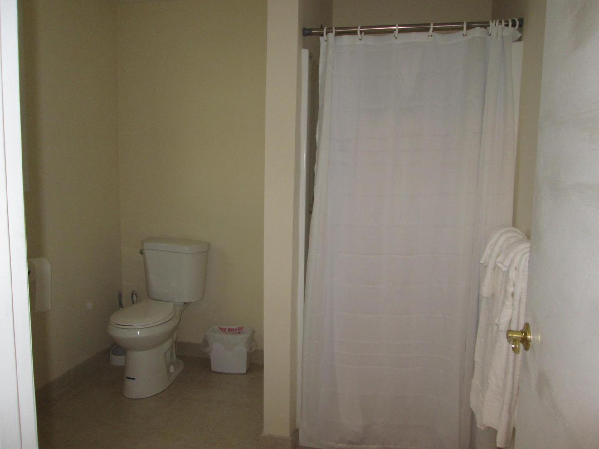Misquamicut Beach Front Inn photo 27