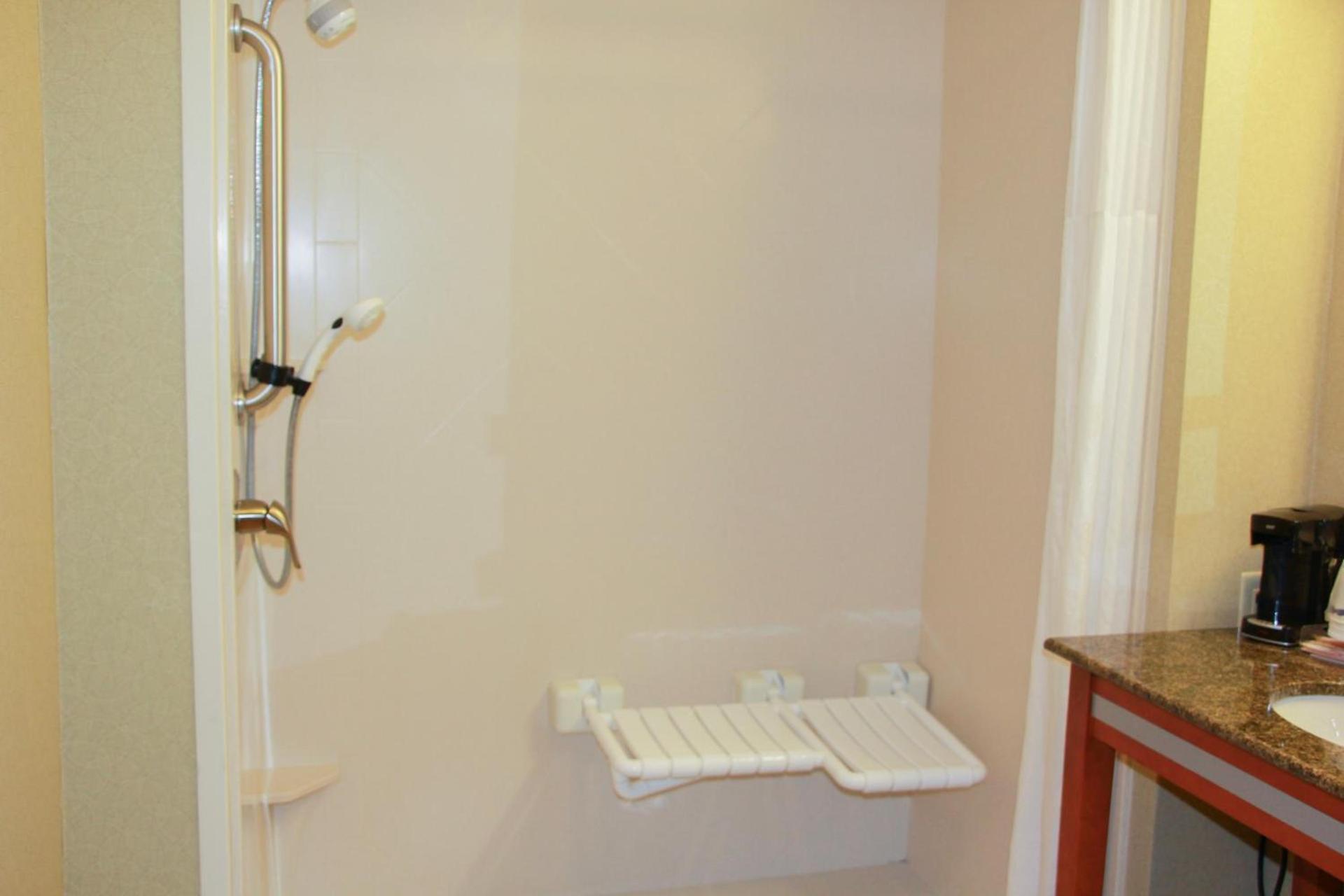 Hampton Inn & Suites Radcliff/Fort Knox photo 43