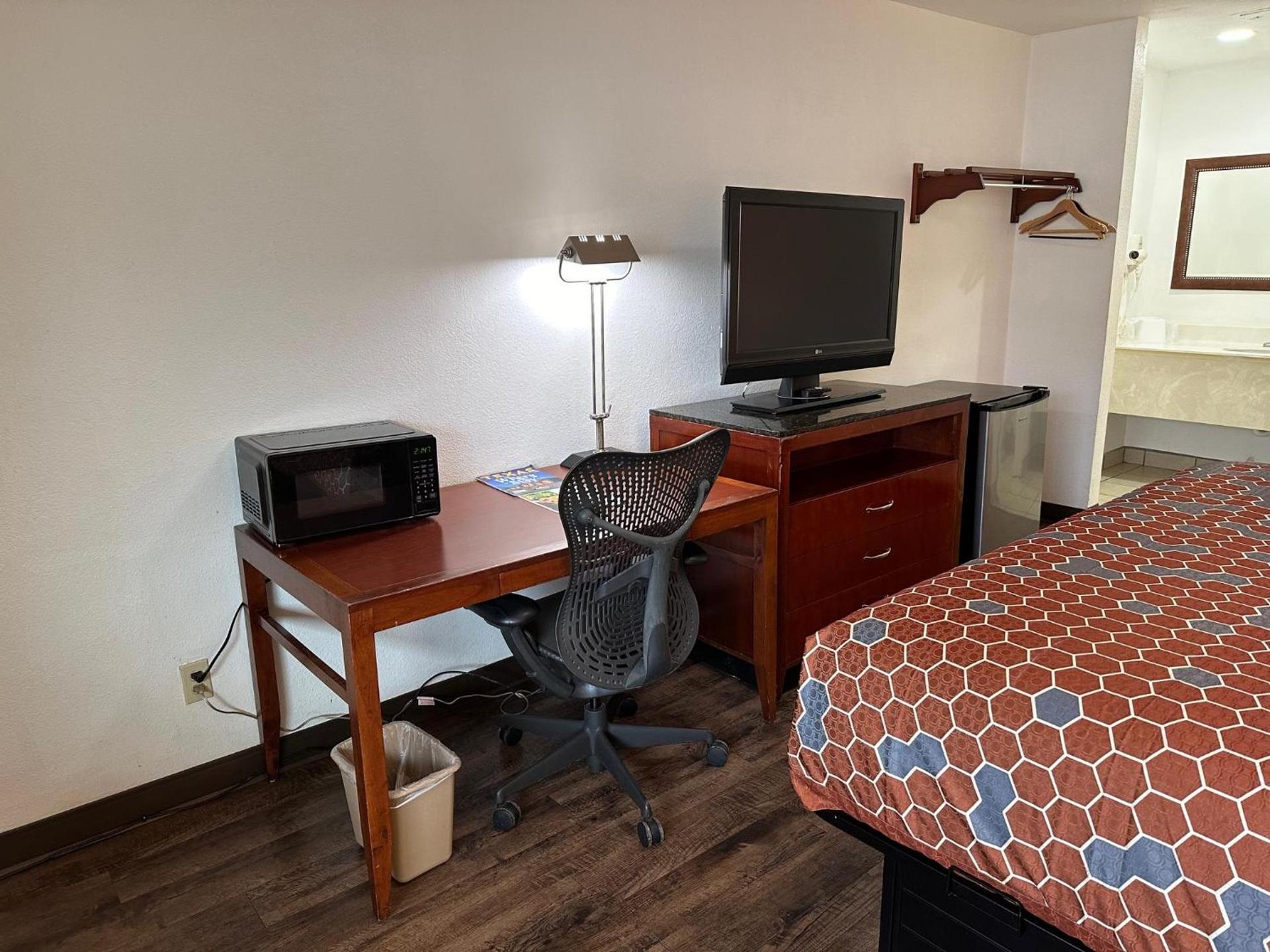 Desert Sands Inn & Suites photo 19