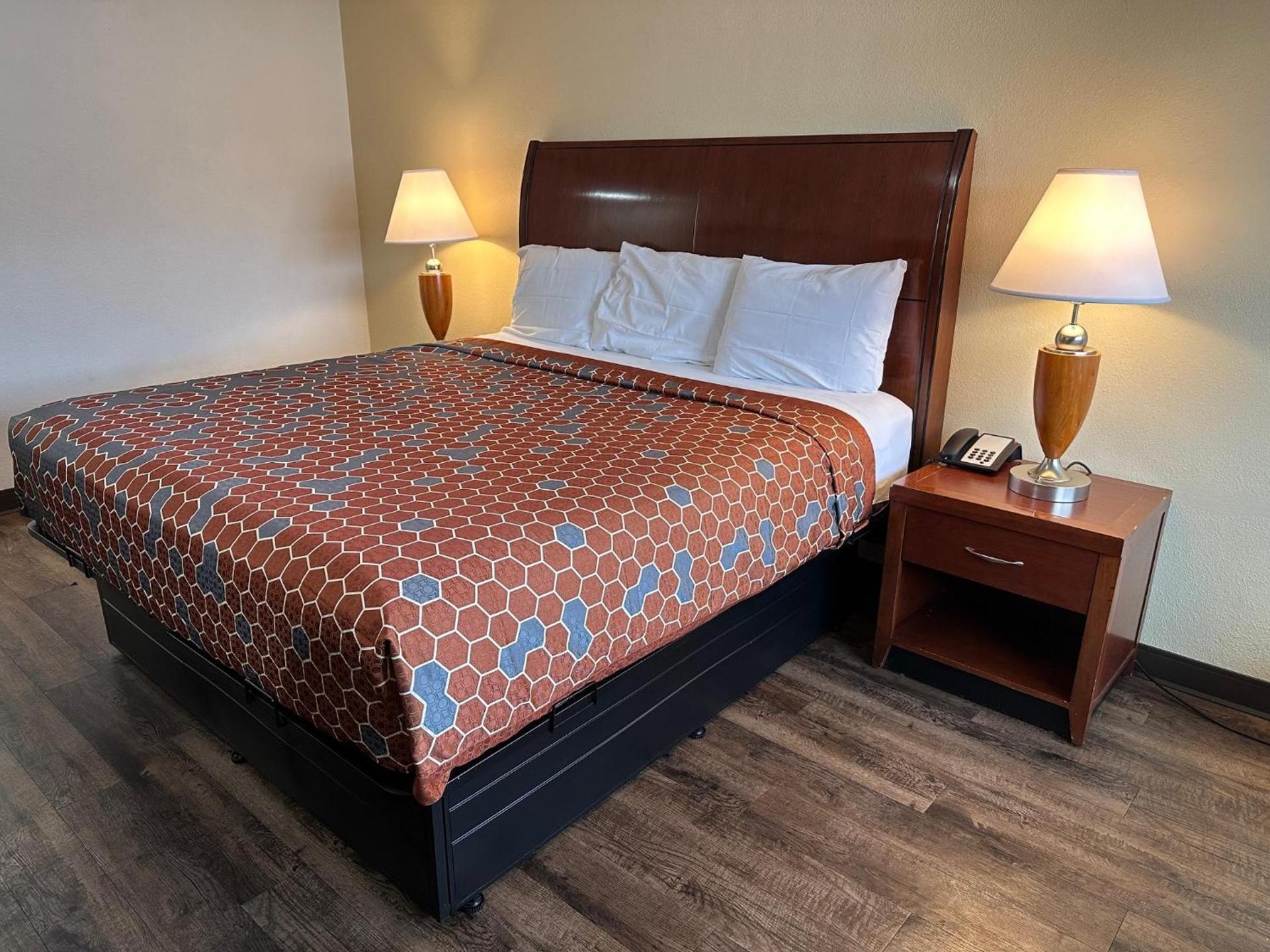 Desert Sands Inn & Suites photo 18