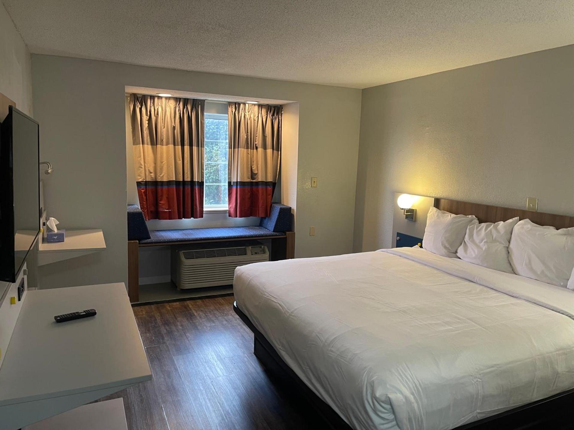 Microtel Inn by Wyndham Atlanta Airport photo 42