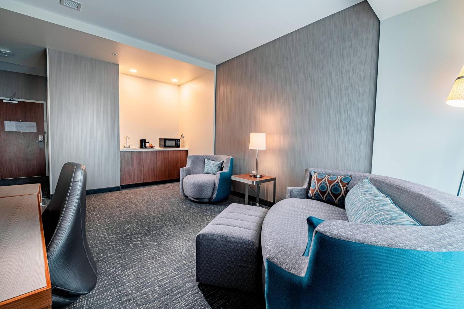 Courtyard by Marriott Toledo West photo 14