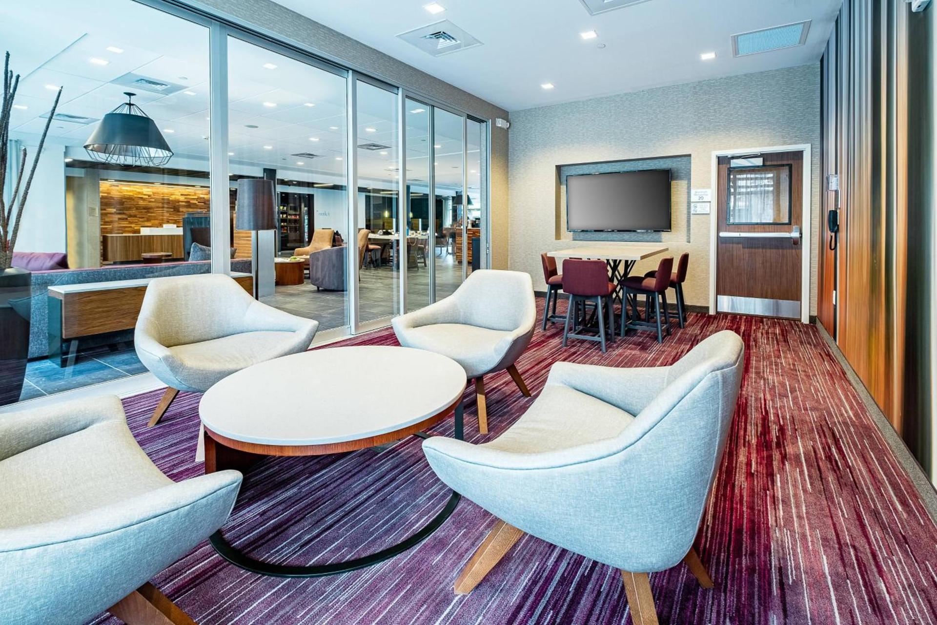 Courtyard by Marriott Toledo West photo 36