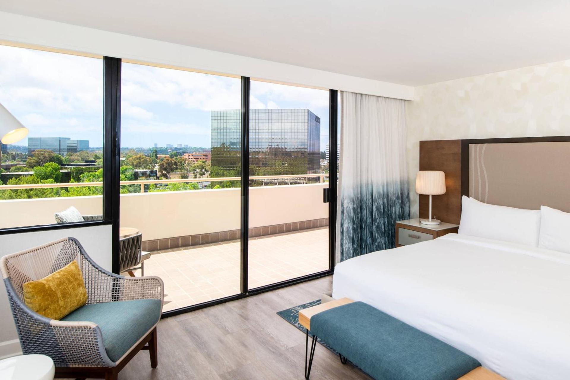 Renaissance Newport Beach Hotel photo 56