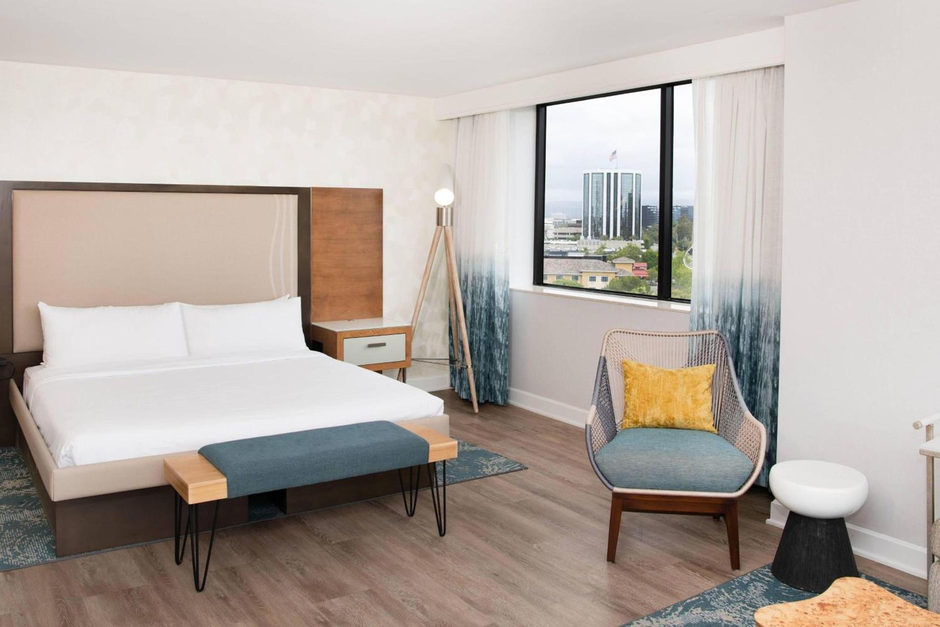 Renaissance Newport Beach Hotel photo 59