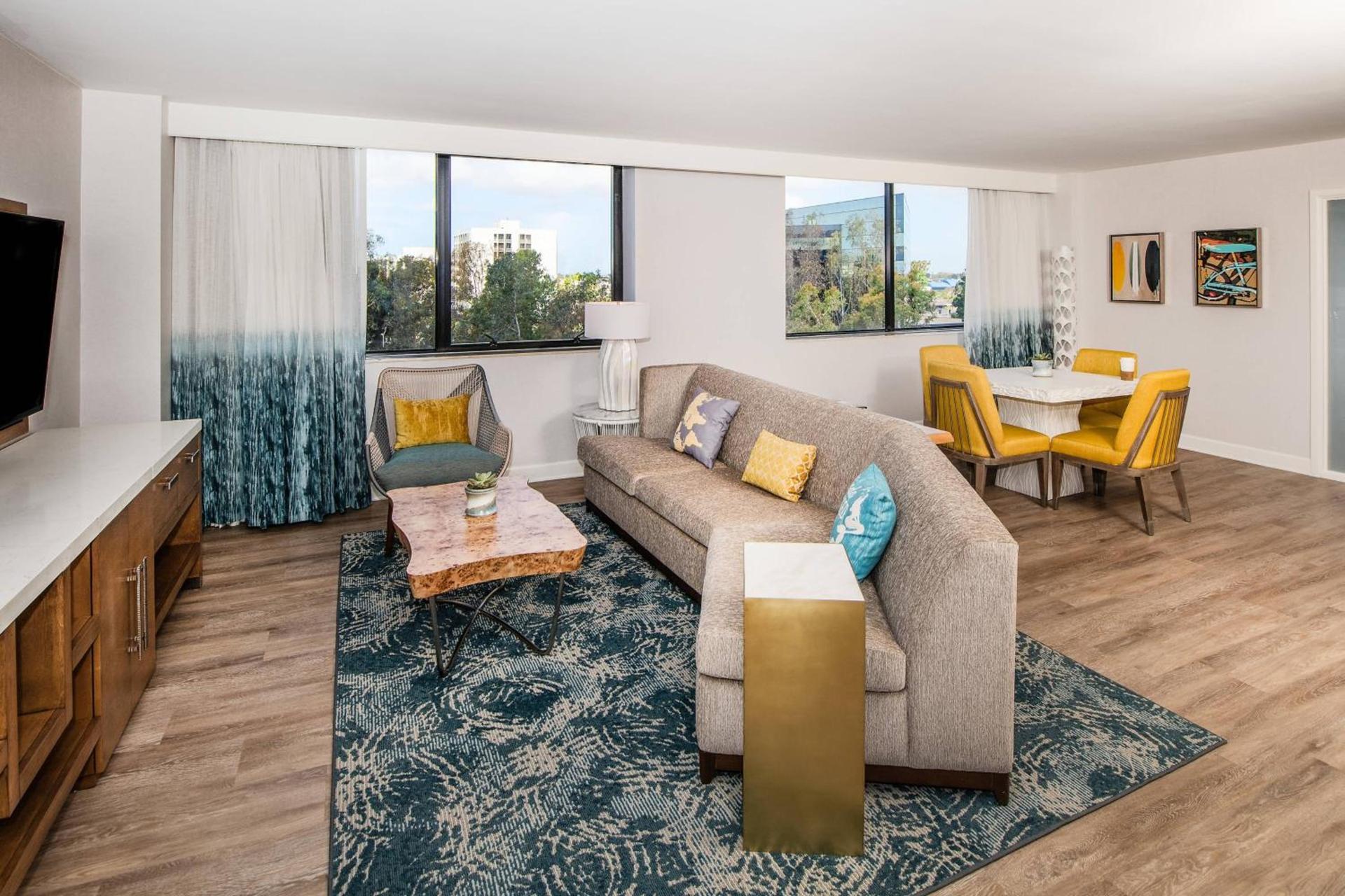 Renaissance Newport Beach Hotel photo 64