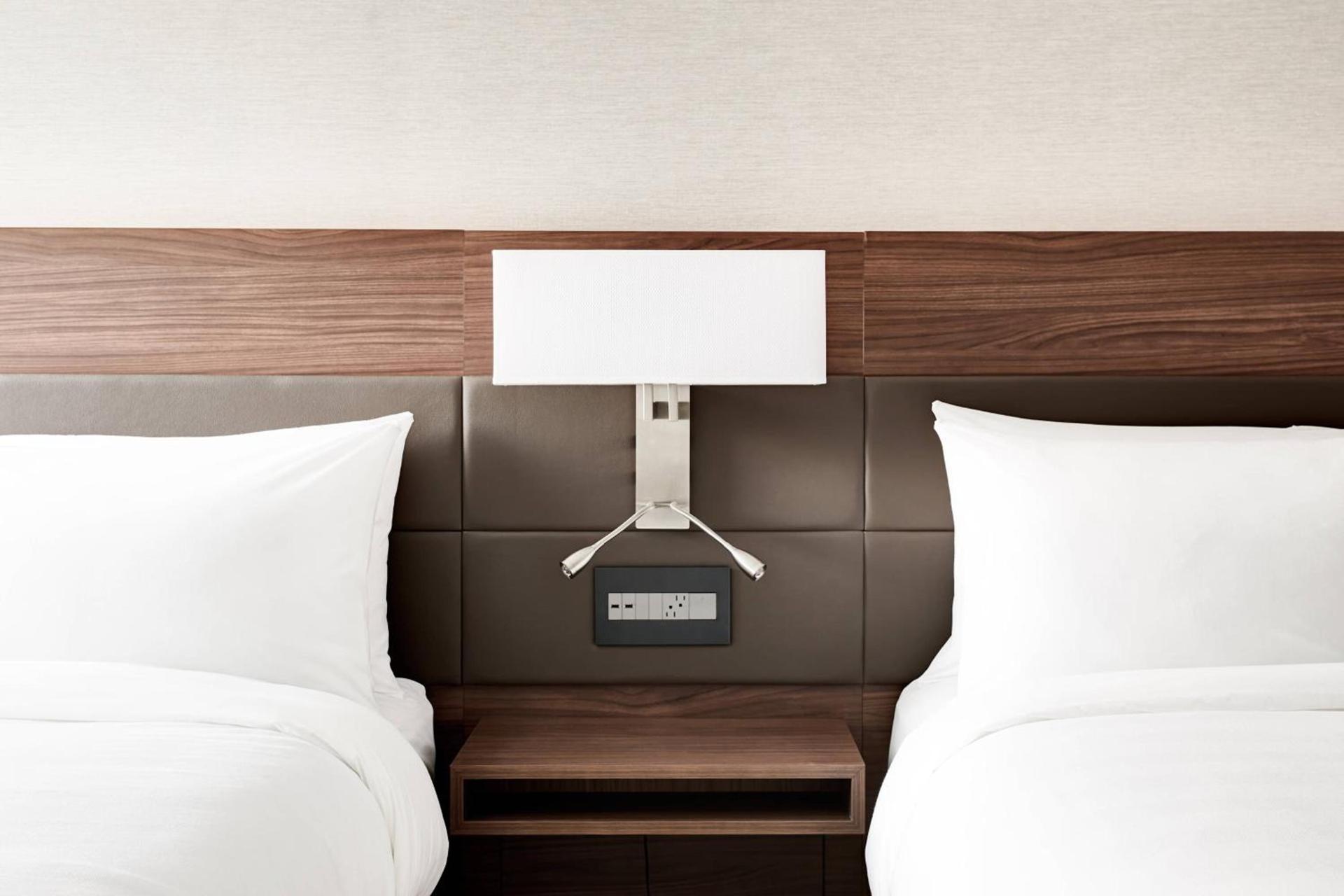 AC Hotel by Marriott Miami Airport West/Doral photo 14