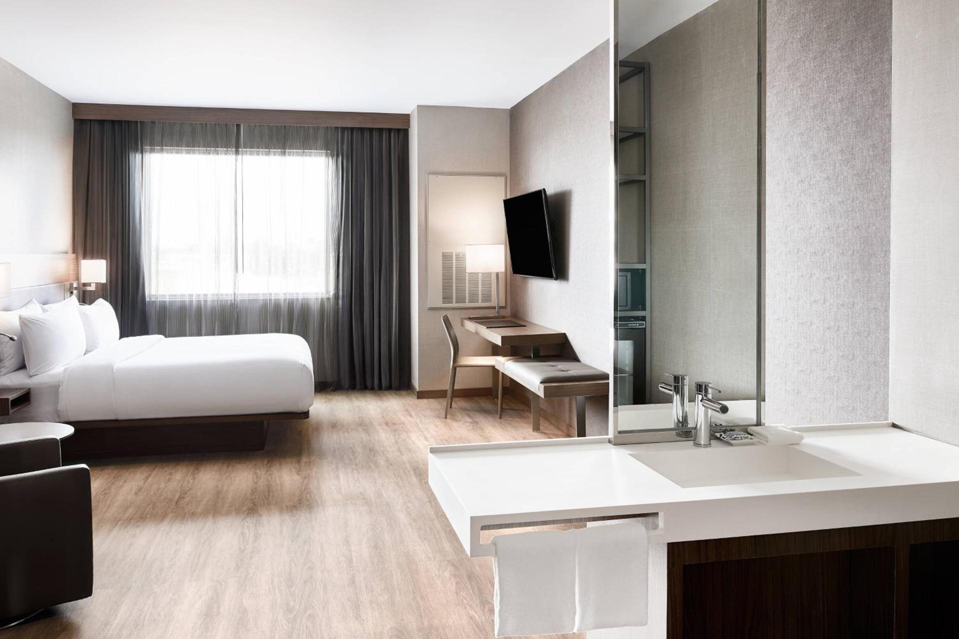AC Hotel by Marriott Miami Airport West/Doral photo 16