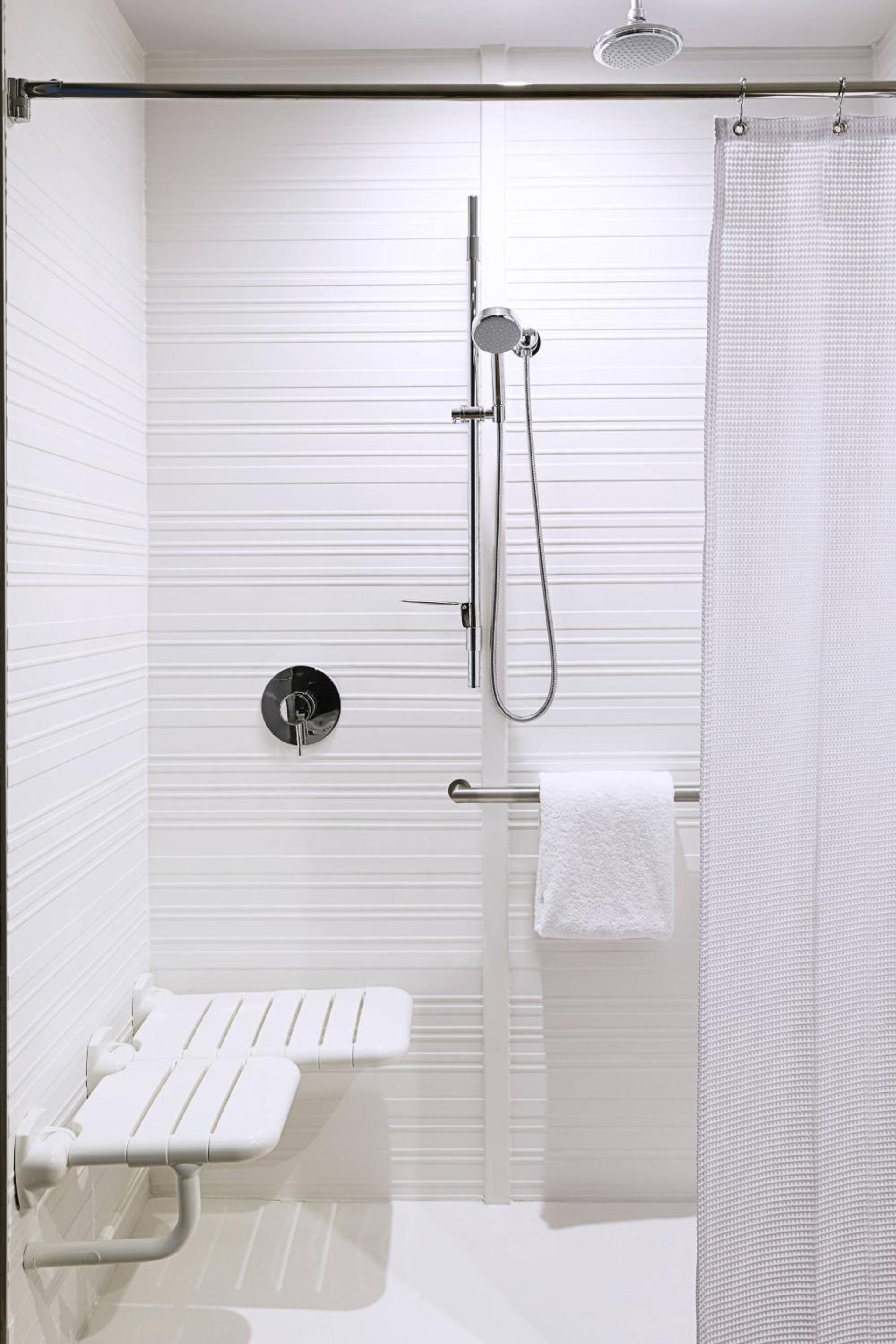 AC Hotel by Marriott Miami Airport West/Doral photo 20