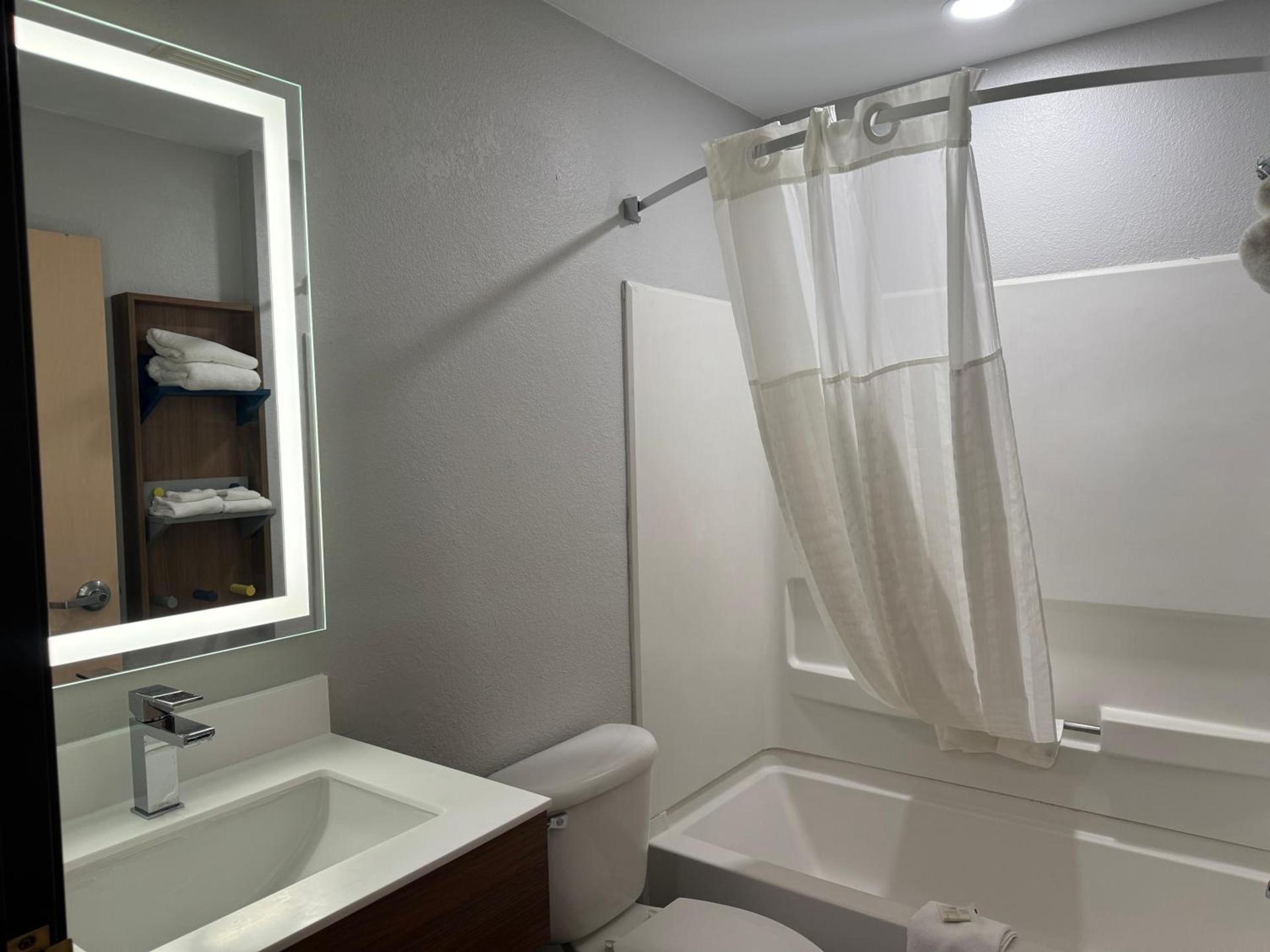 Microtel Inn and Suites Independence photo 45