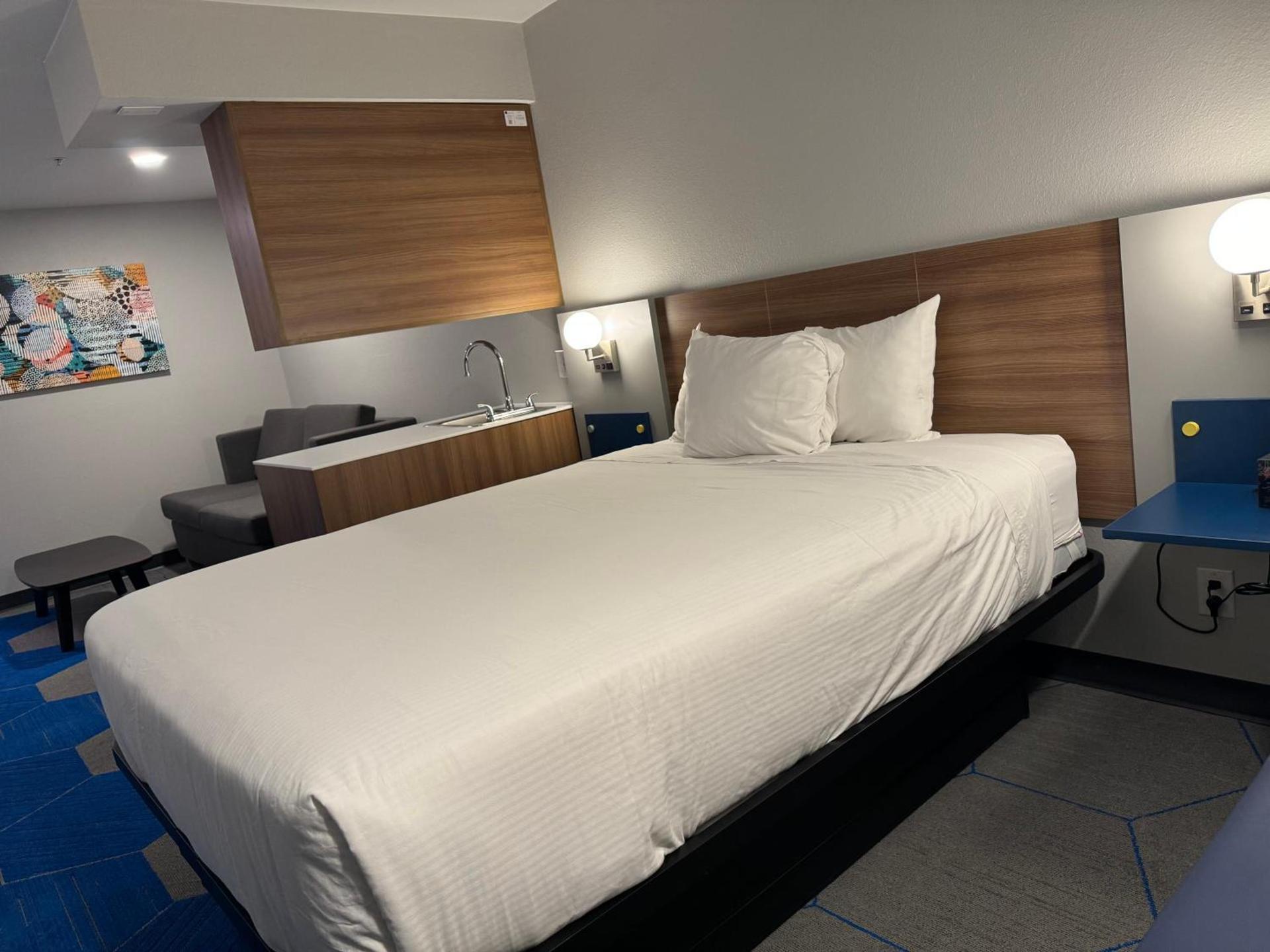 Microtel Inn and Suites Independence photo 39