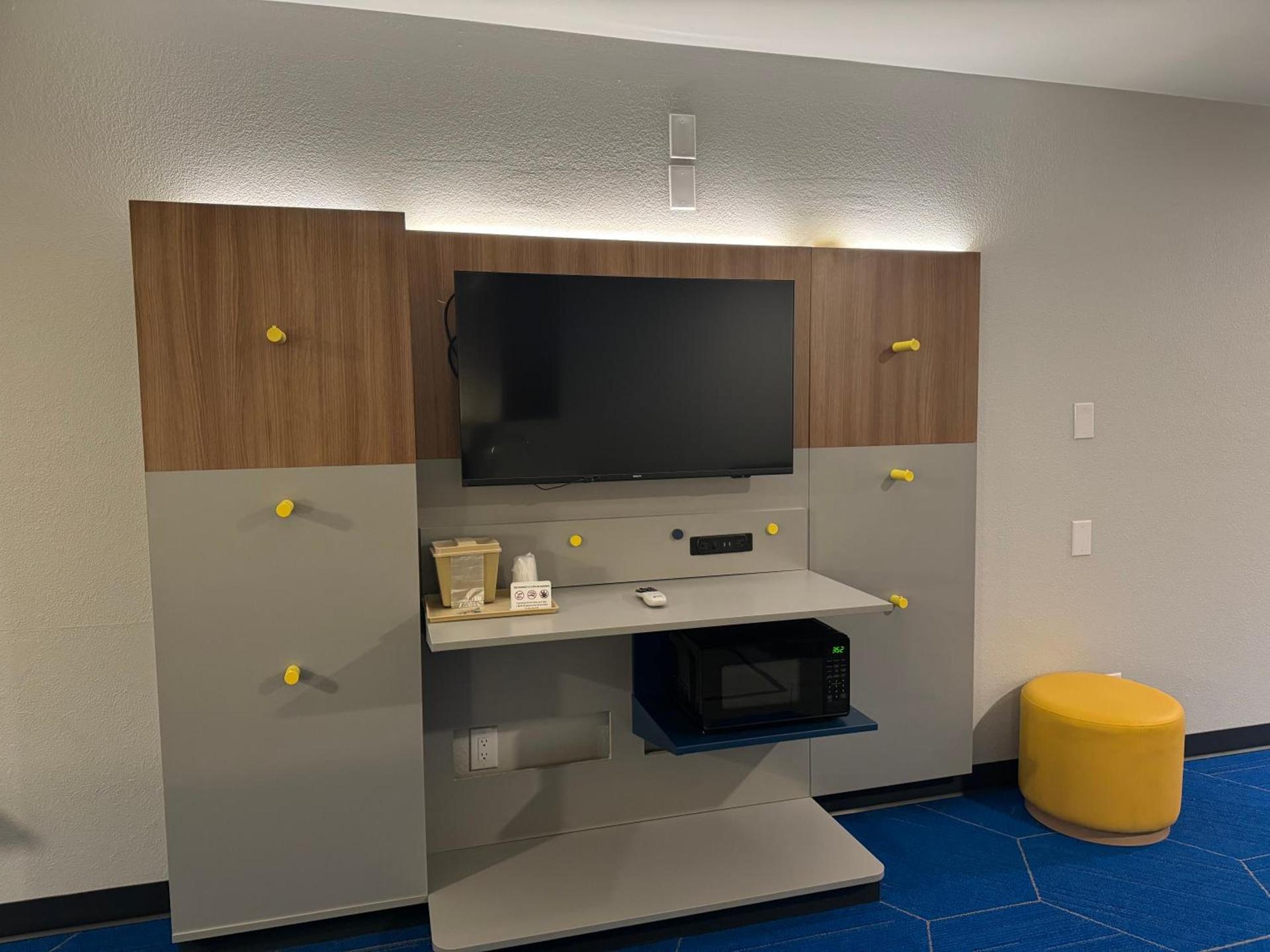 Microtel Inn and Suites Independence photo 38