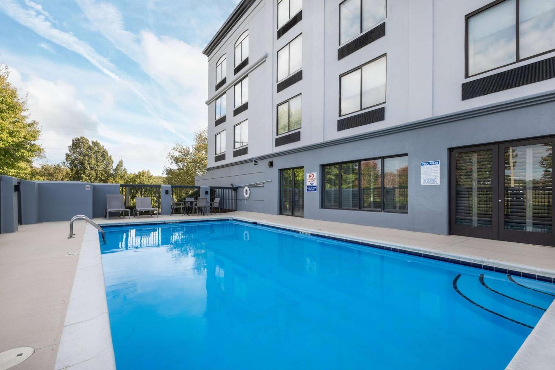 Wingate by Wyndham Charlotte Concord Mills/Speedway photo 11