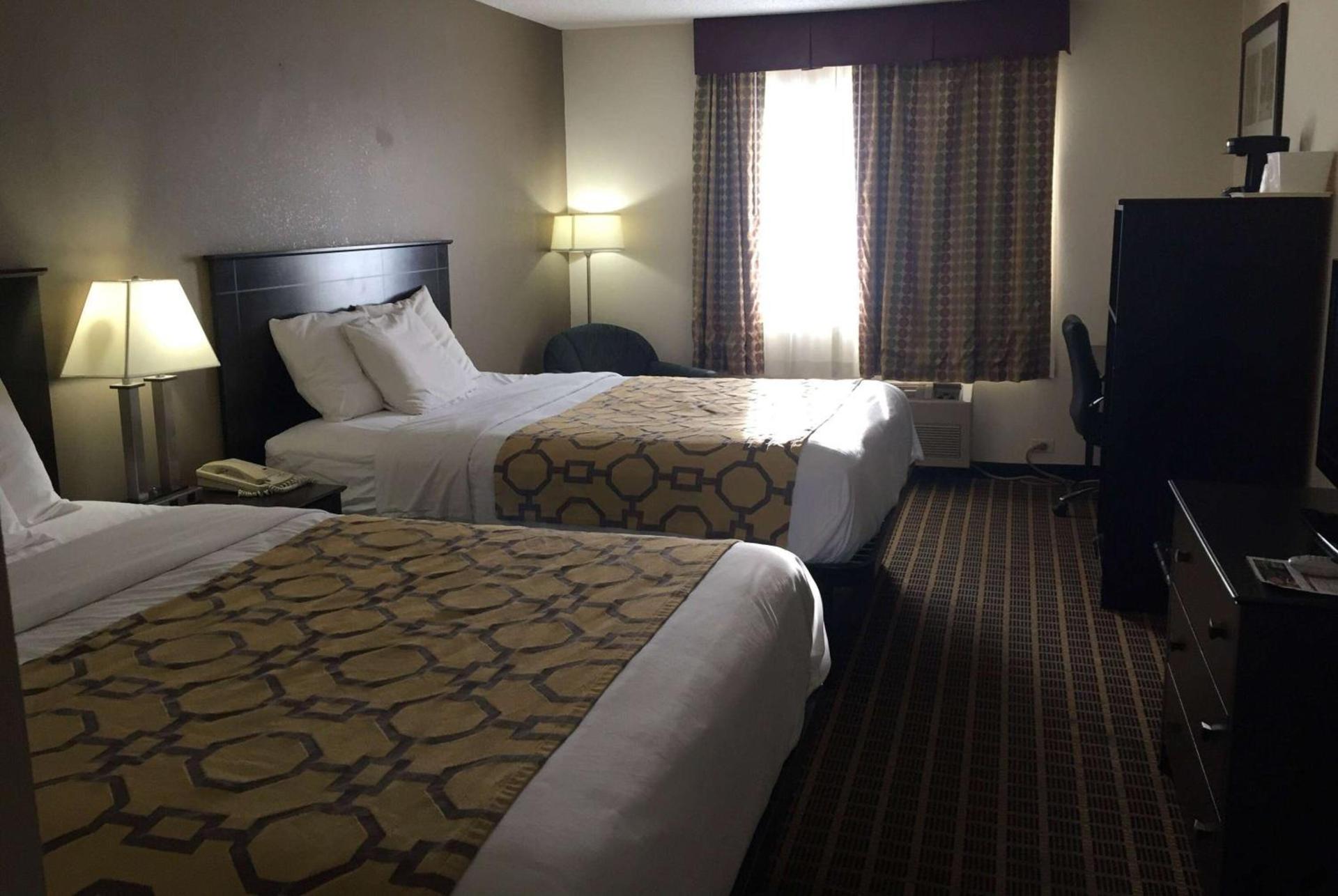 Baymont by Wyndham Harvard photo 4