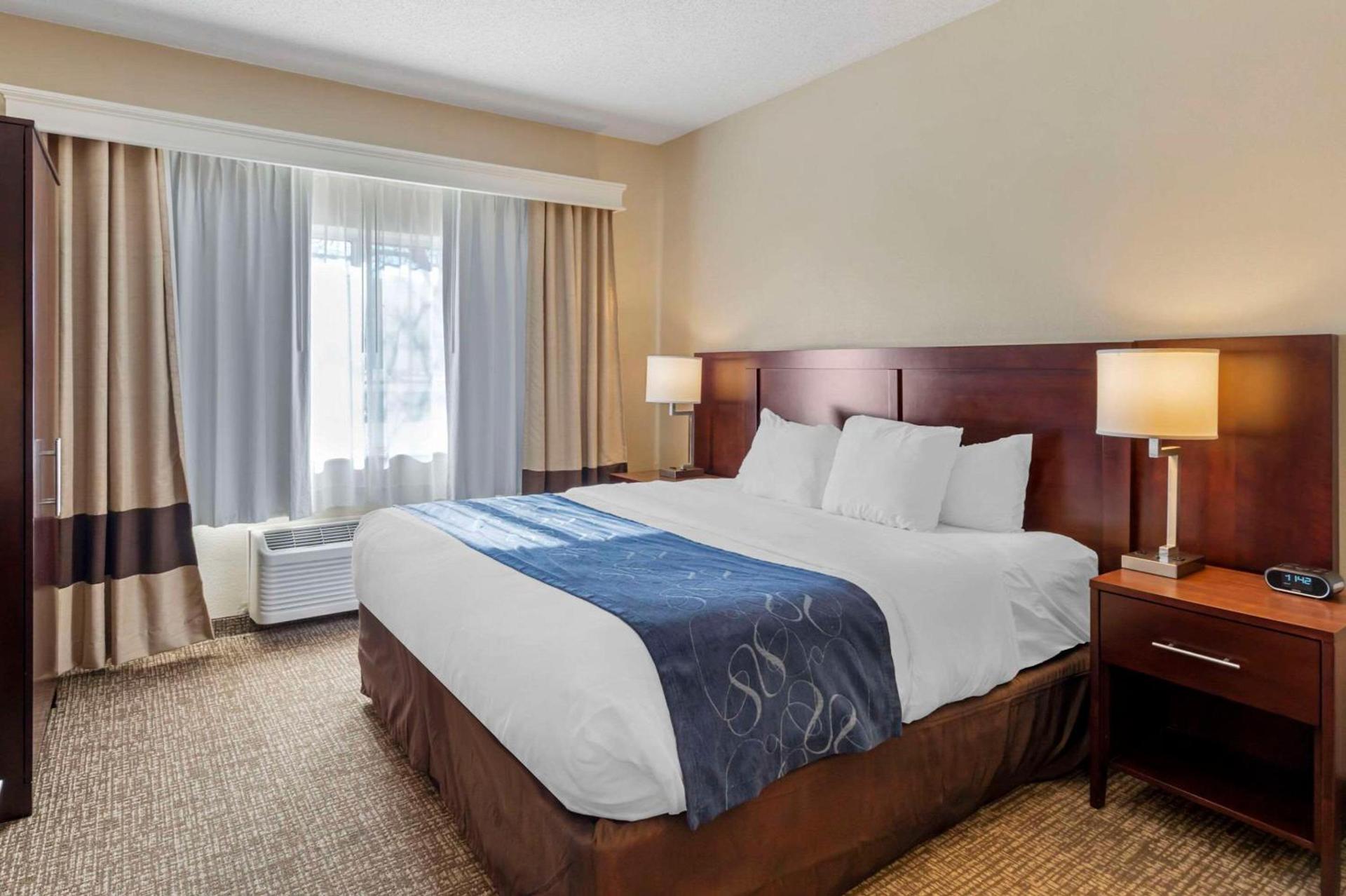 Comfort Suites Normal University area photo 12