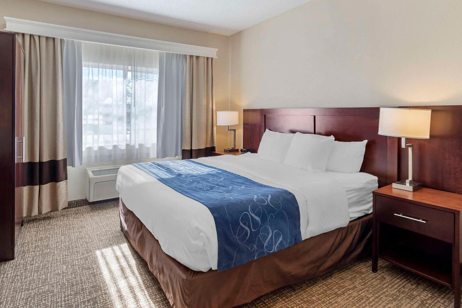 Comfort Suites Normal University area photo 14