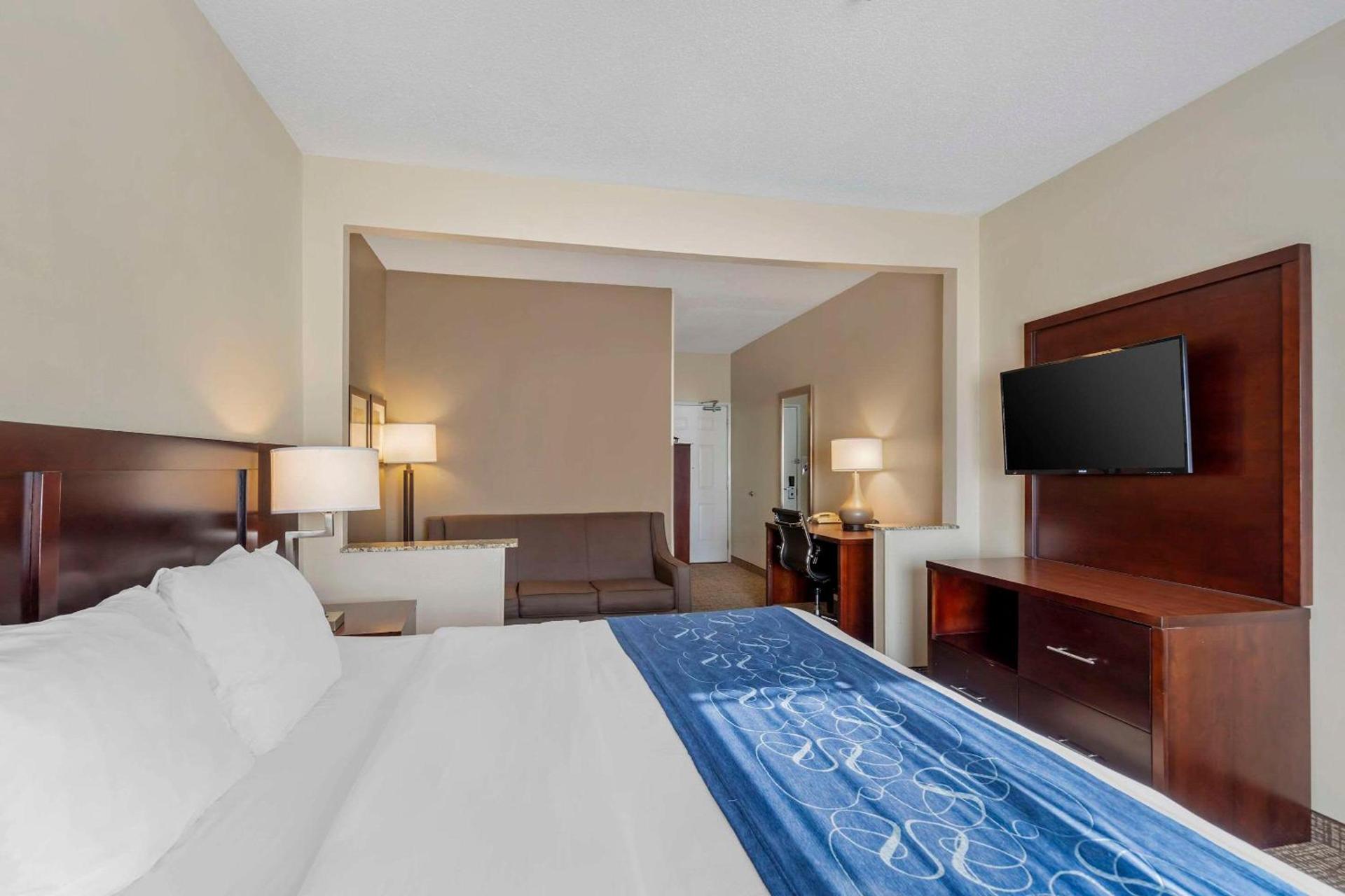 Comfort Suites Normal University area photo 15