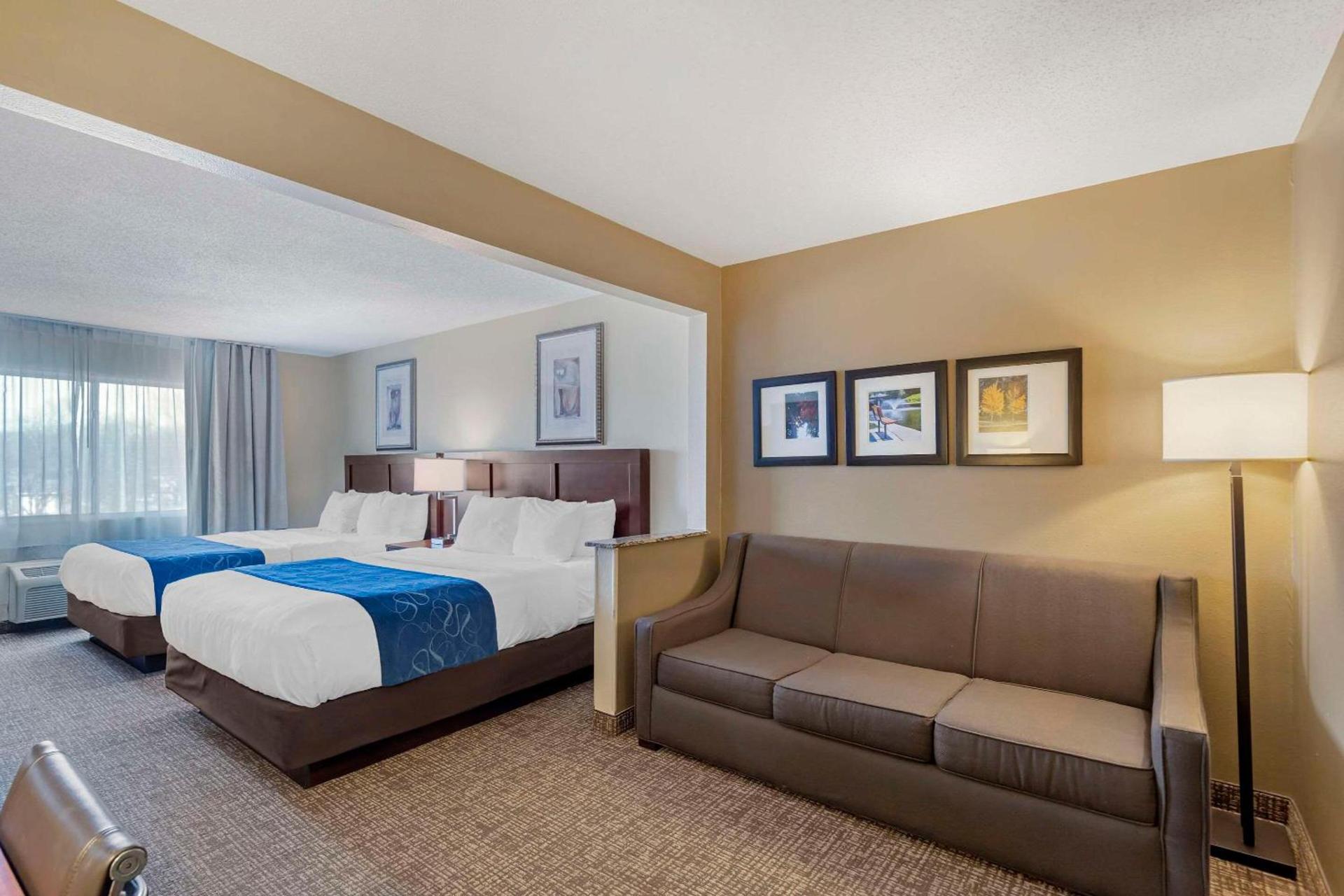 Comfort Suites Normal University area photo 18