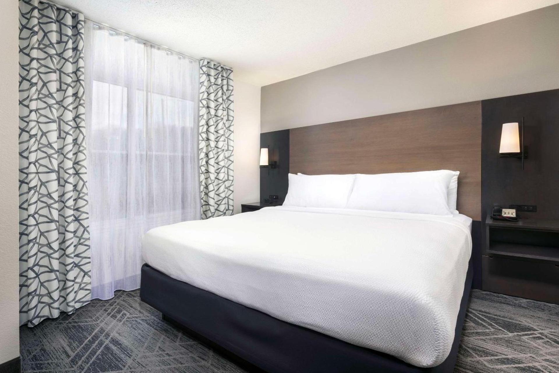 La Quinta Inn & Suites by Wyndham Downtown Asheville photo 17