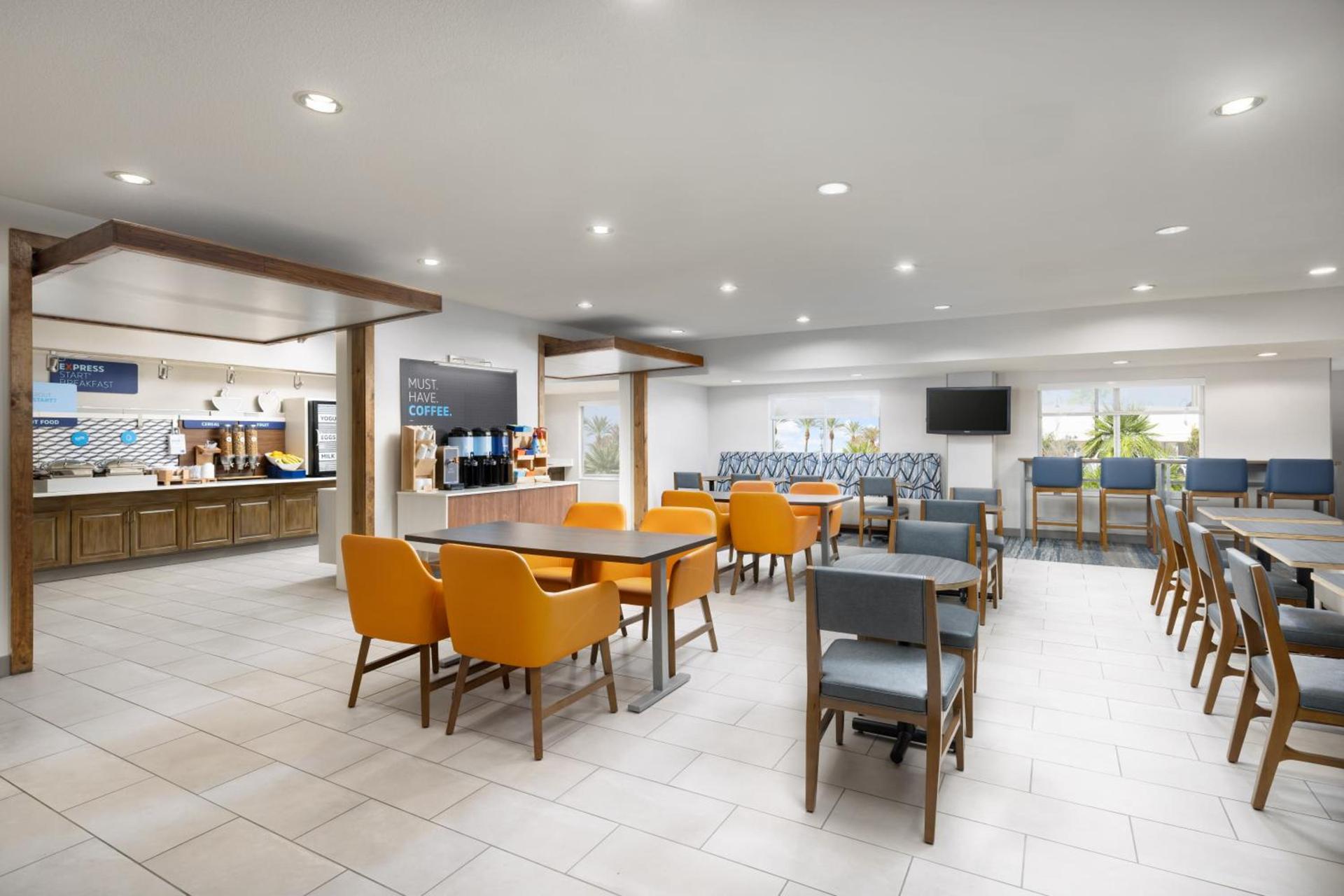 Holiday Inn Express Las Vegas Stadium Area by IHG photo 64