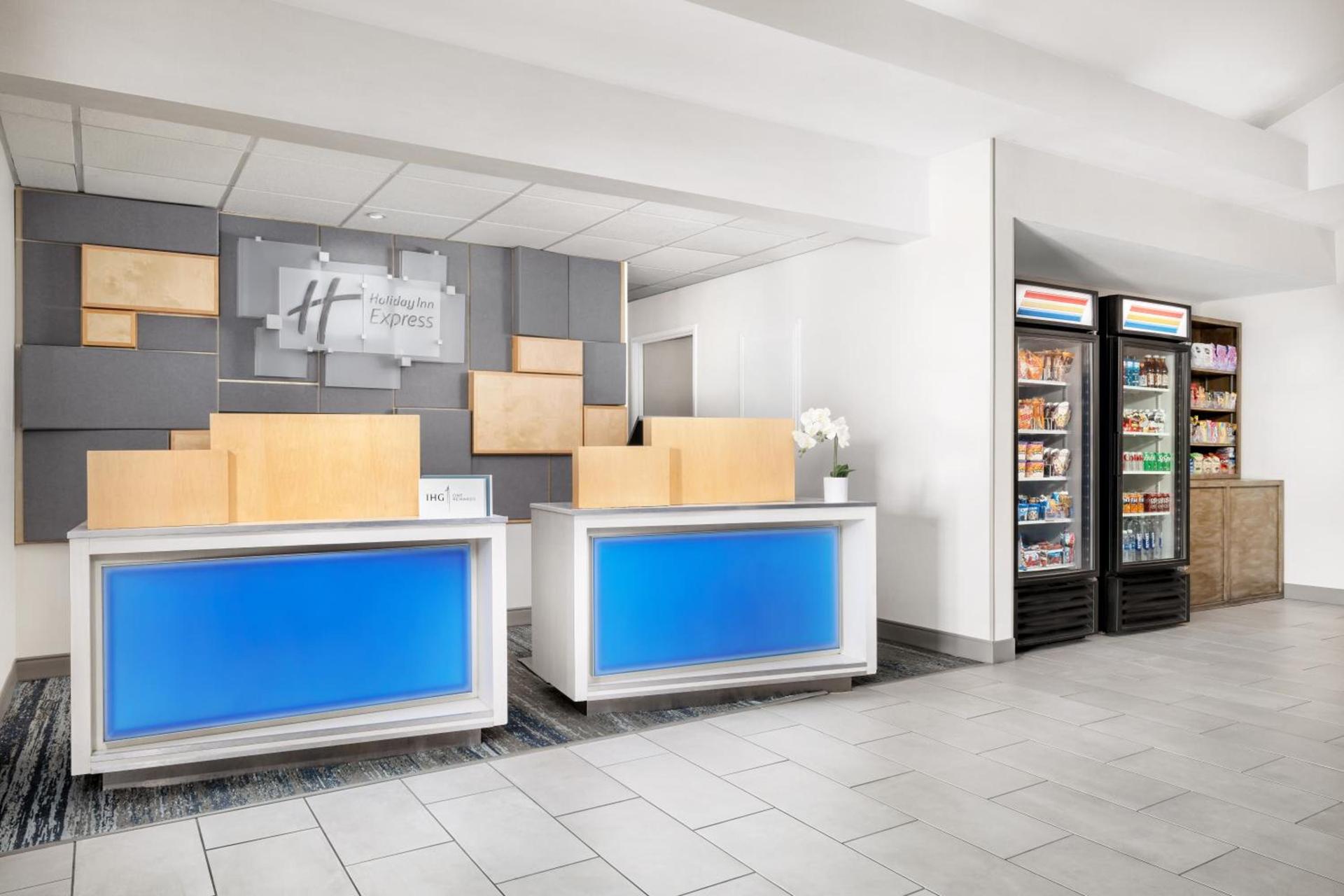 Holiday Inn Express Las Vegas Stadium Area by IHG photo 2
