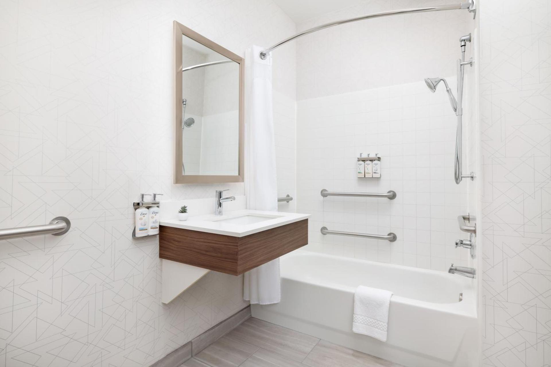 Holiday Inn Express Las Vegas Stadium Area by IHG photo 59