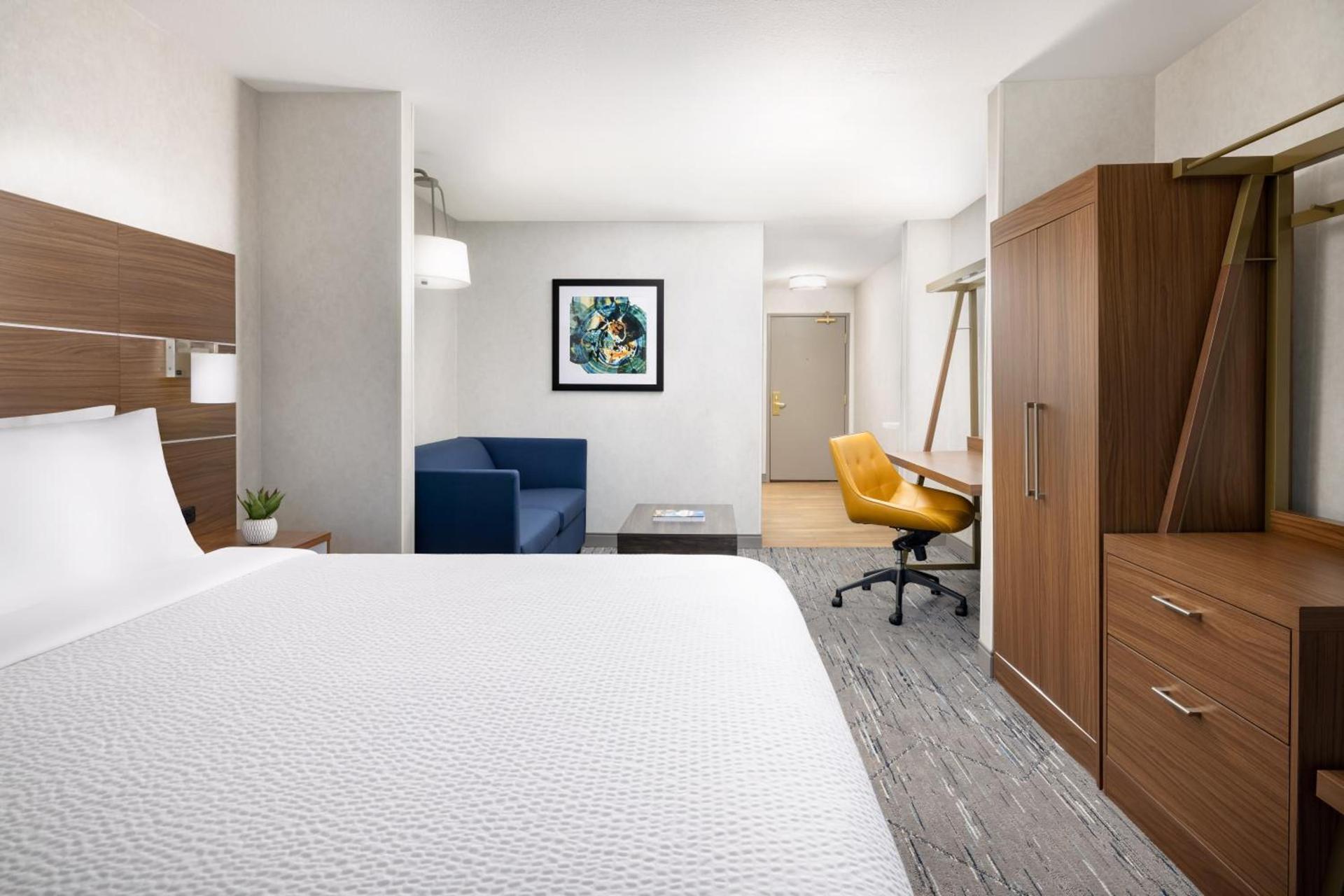Holiday Inn Express Las Vegas Stadium Area by IHG photo 57
