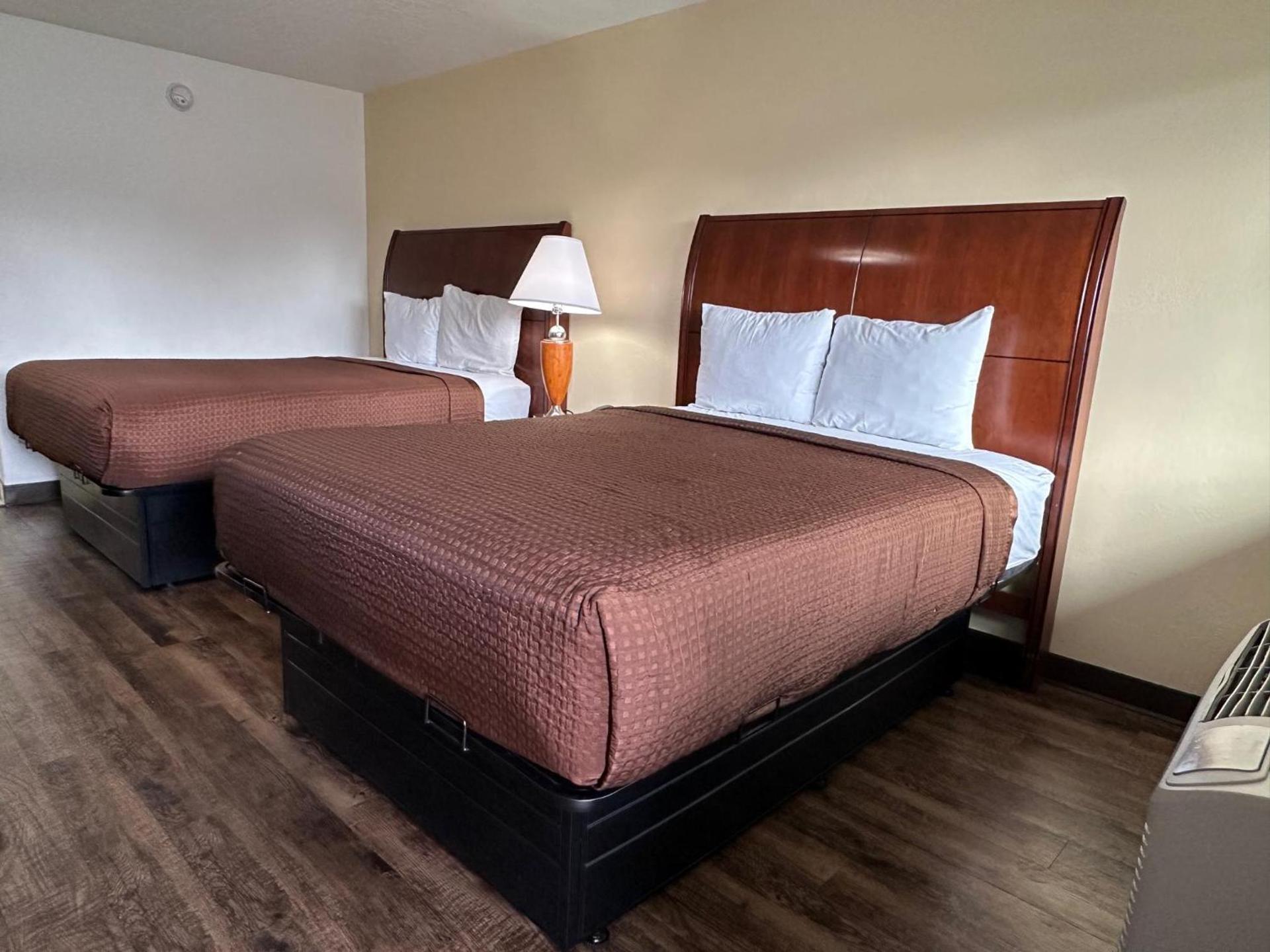 Desert Sands Inn & Suites photo 20