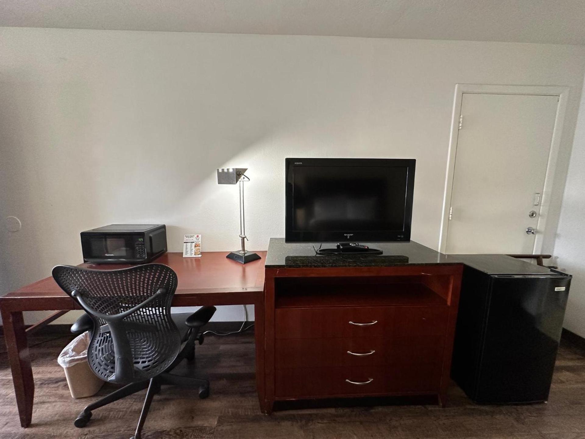 Desert Sands Inn & Suites photo 21