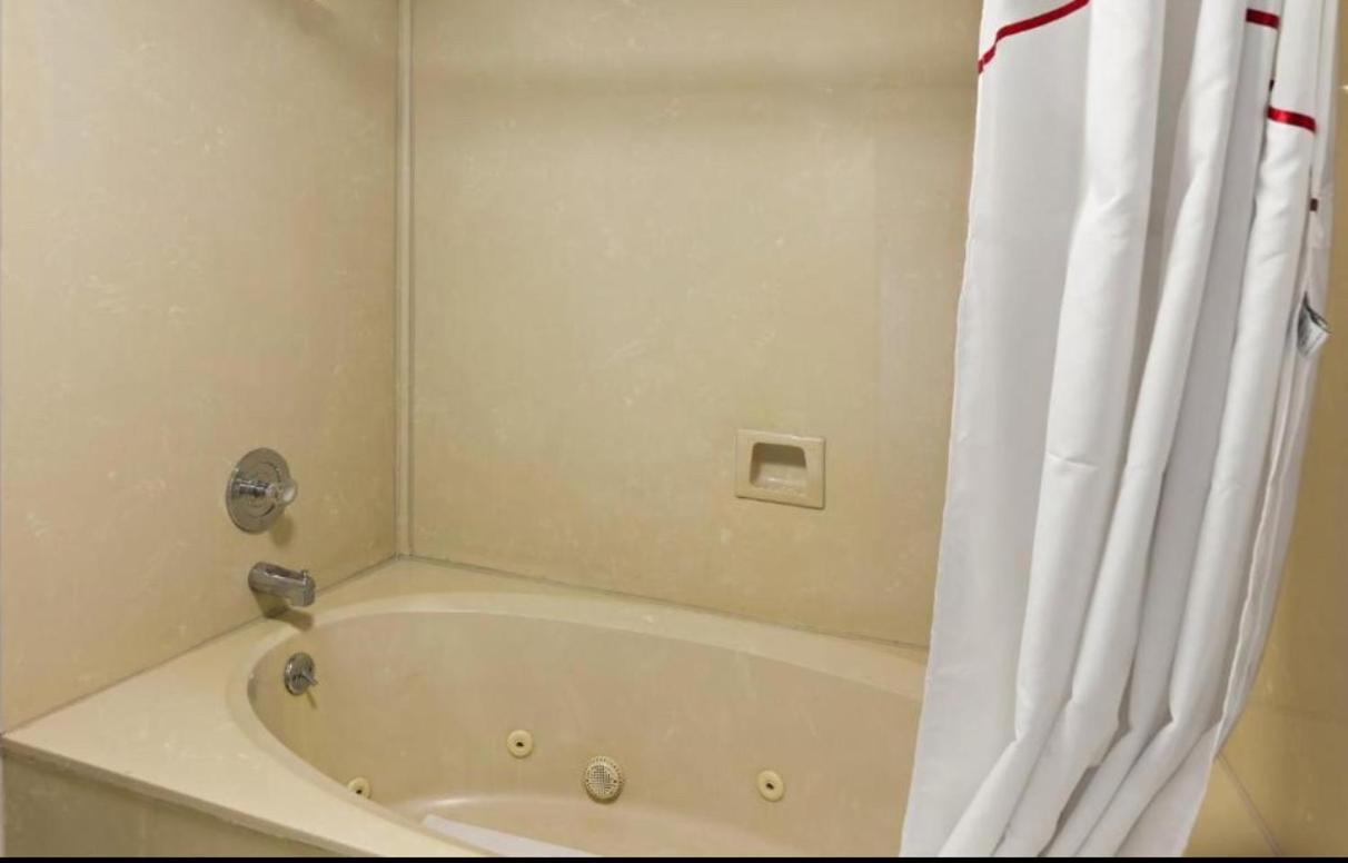 Red Roof Inn & Suites Monroe, NC photo 34
