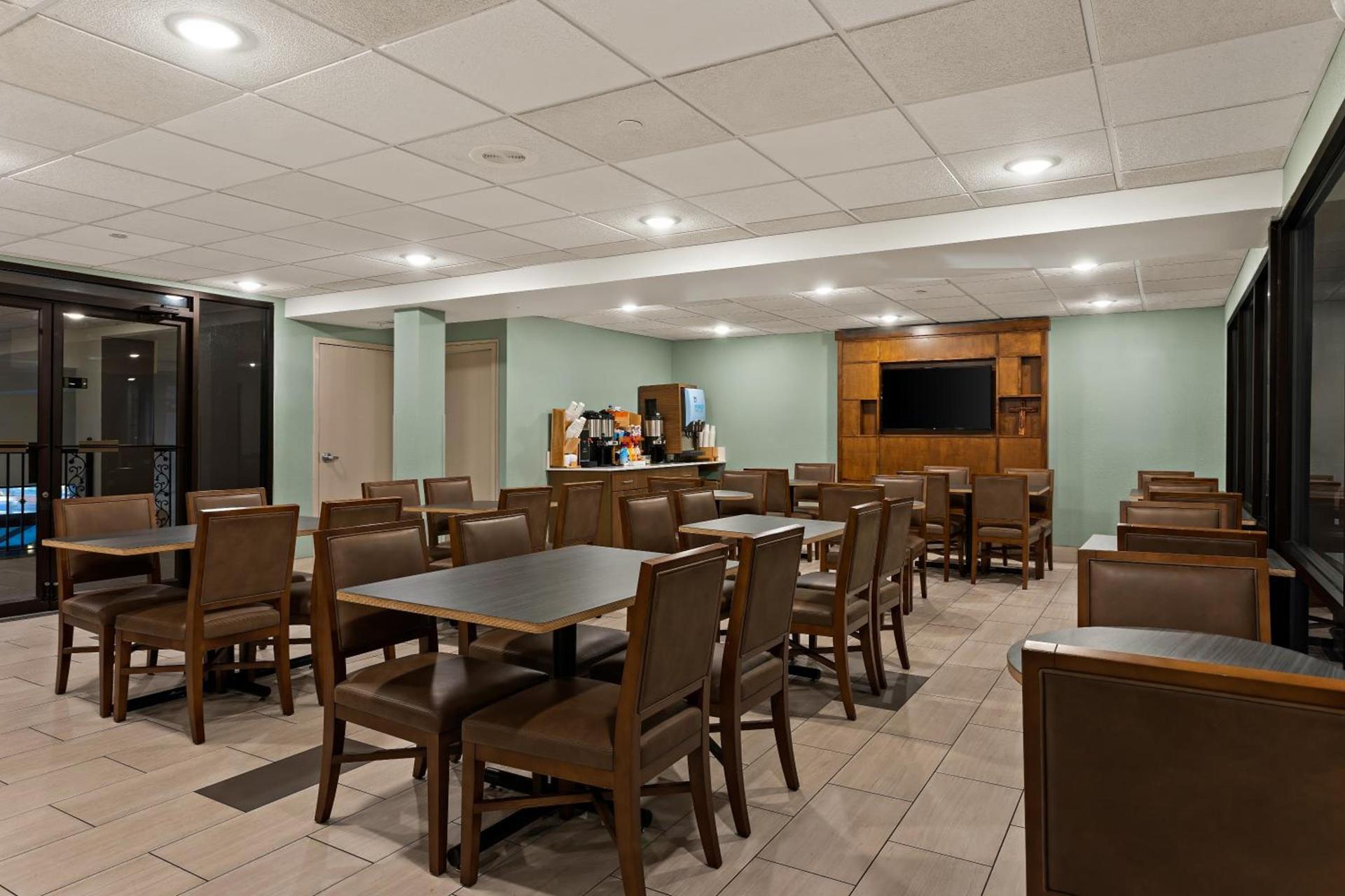 Holiday Inn Express Branson- Green Mountain Drive by IHG photo 18