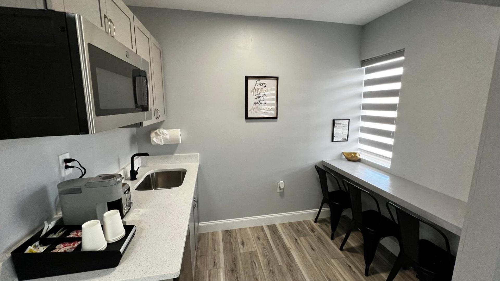Oceano Suites Daytona Beach photo 9
