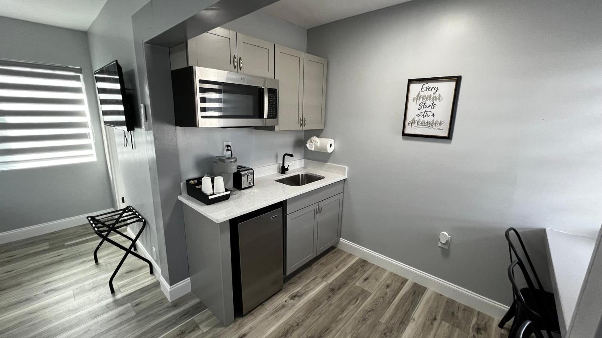Oceano Suites Daytona Beach photo 4