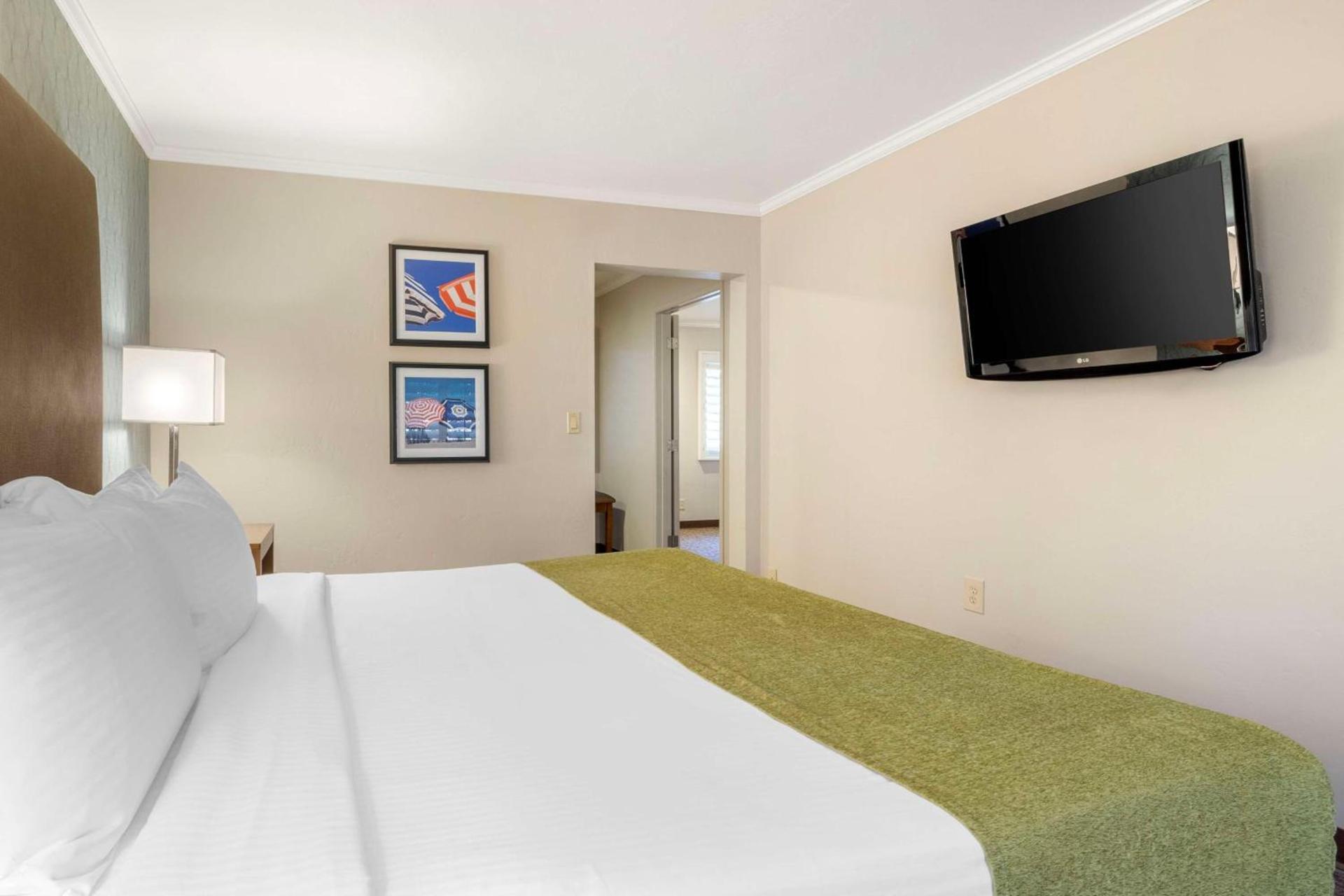 Best Western Plus Beach View Lodge Carlsbad photo 28