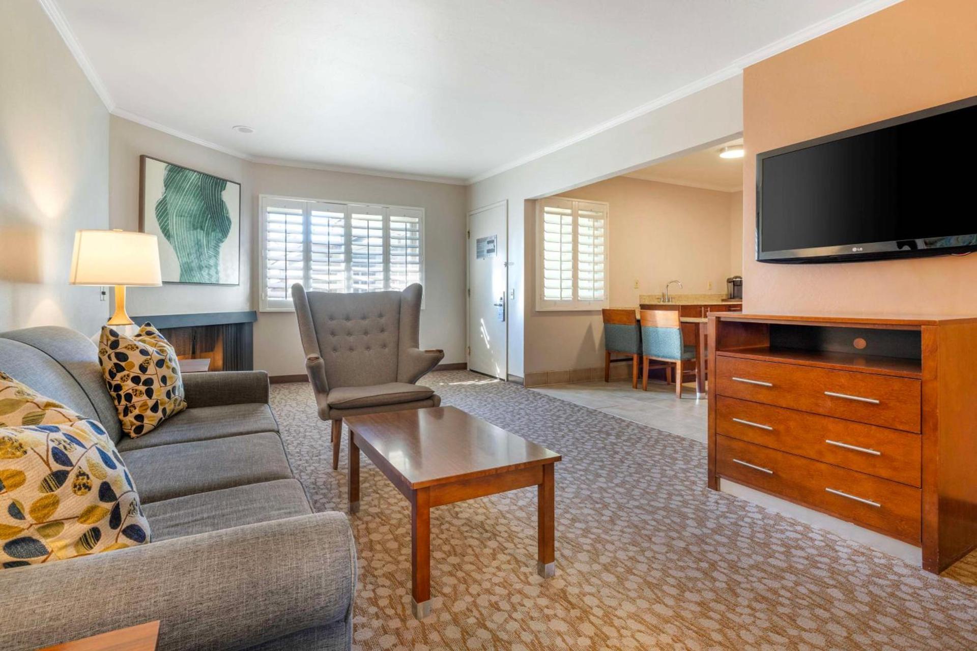 Best Western Plus Beach View Lodge Carlsbad photo 5
