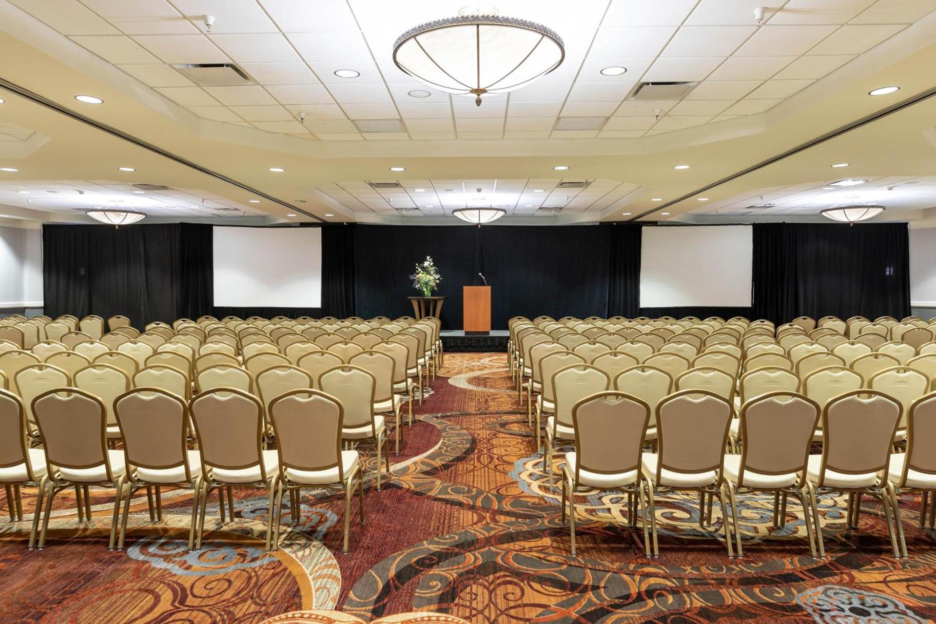 Sheraton Niagara Falls photo 49