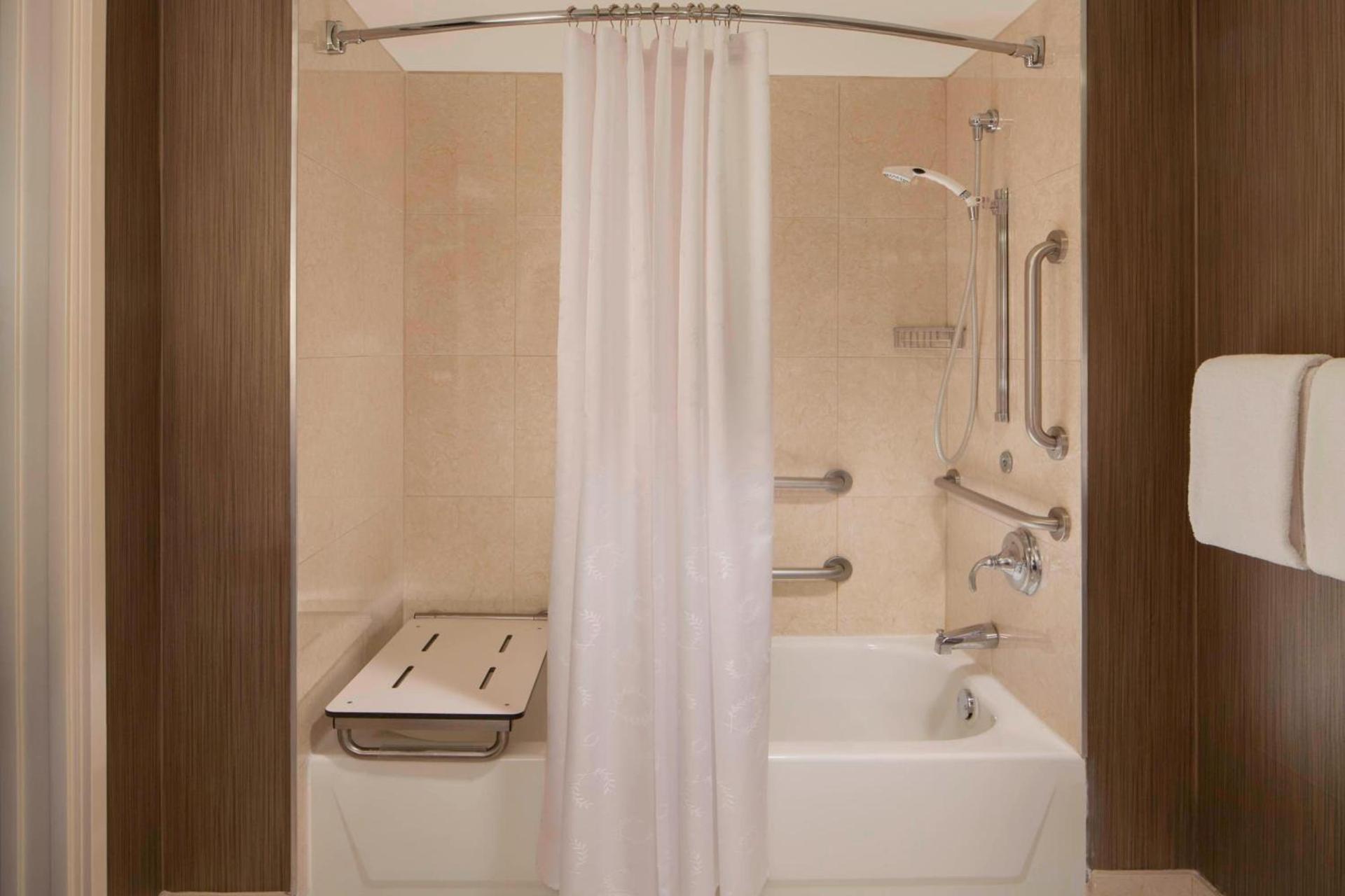 Sheraton DFW Airport Hotel photo 12