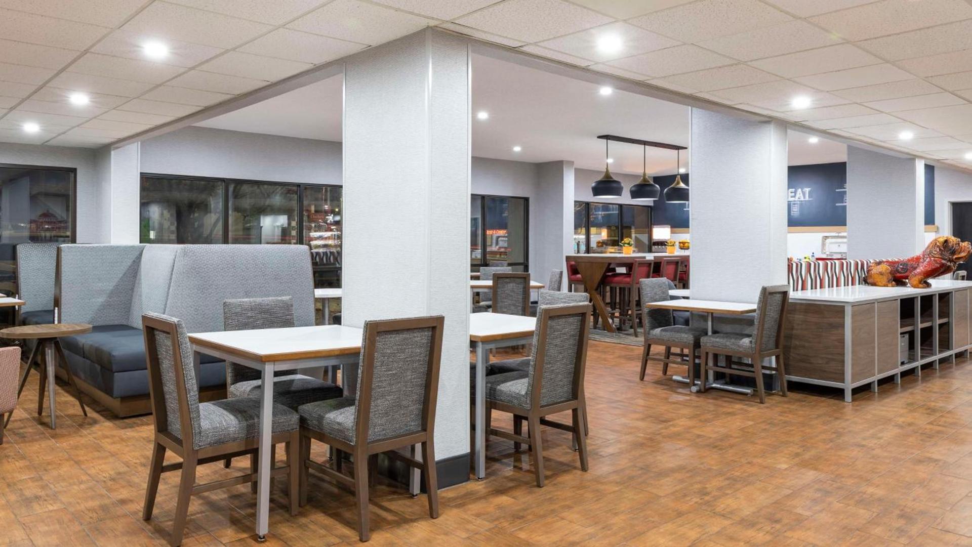 Hampton Inn Athens photo 3