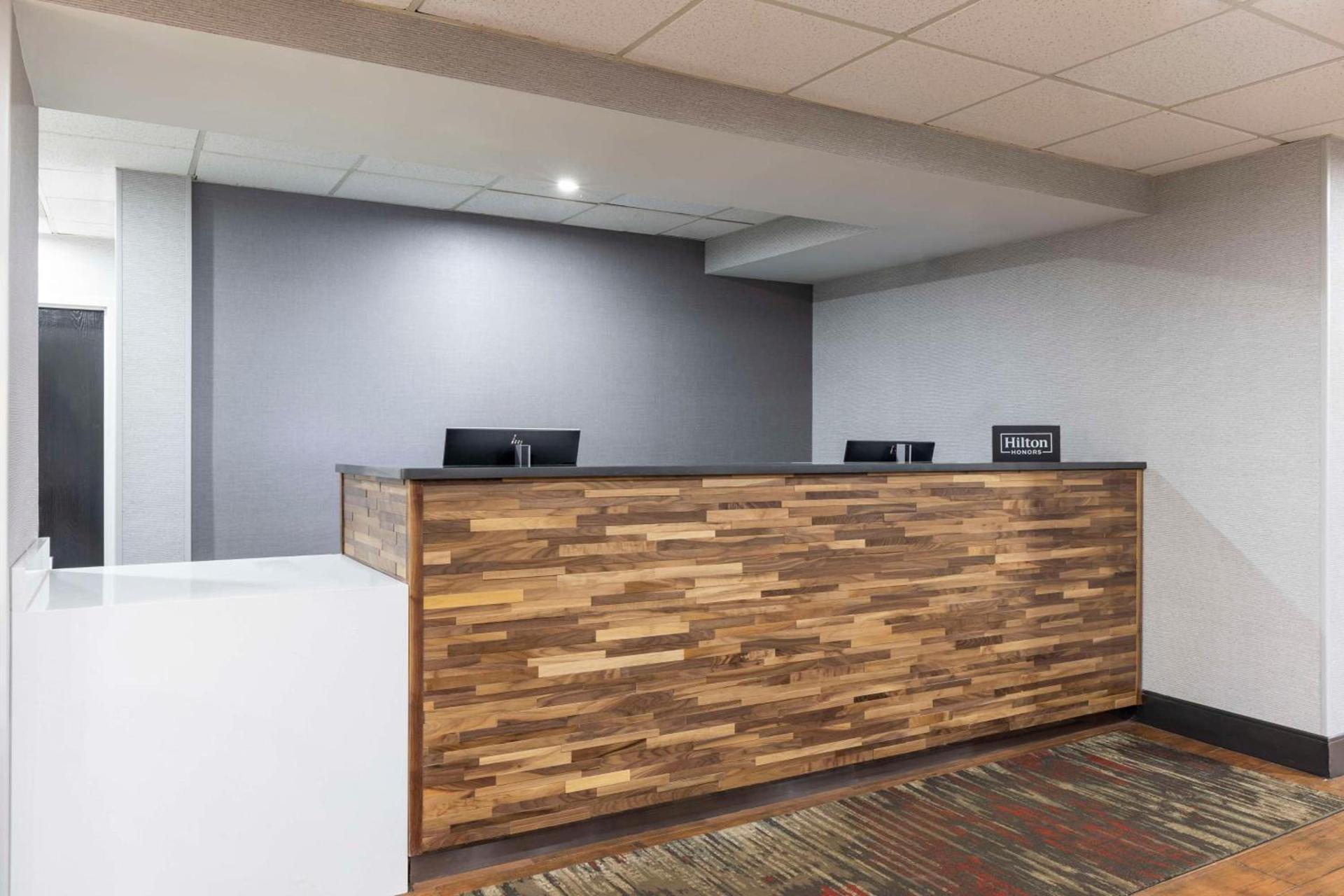 Hampton Inn Athens photo 2
