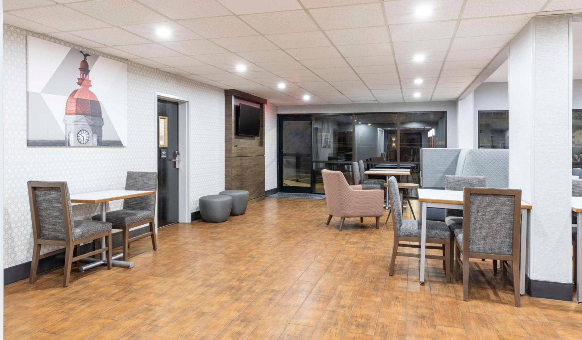 Hampton Inn Athens photo 24