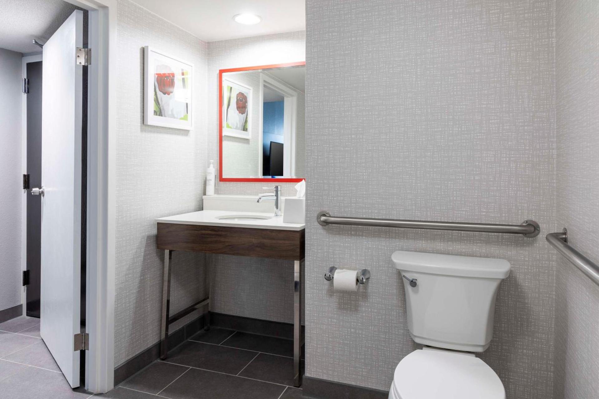 Hampton Inn Athens photo 12