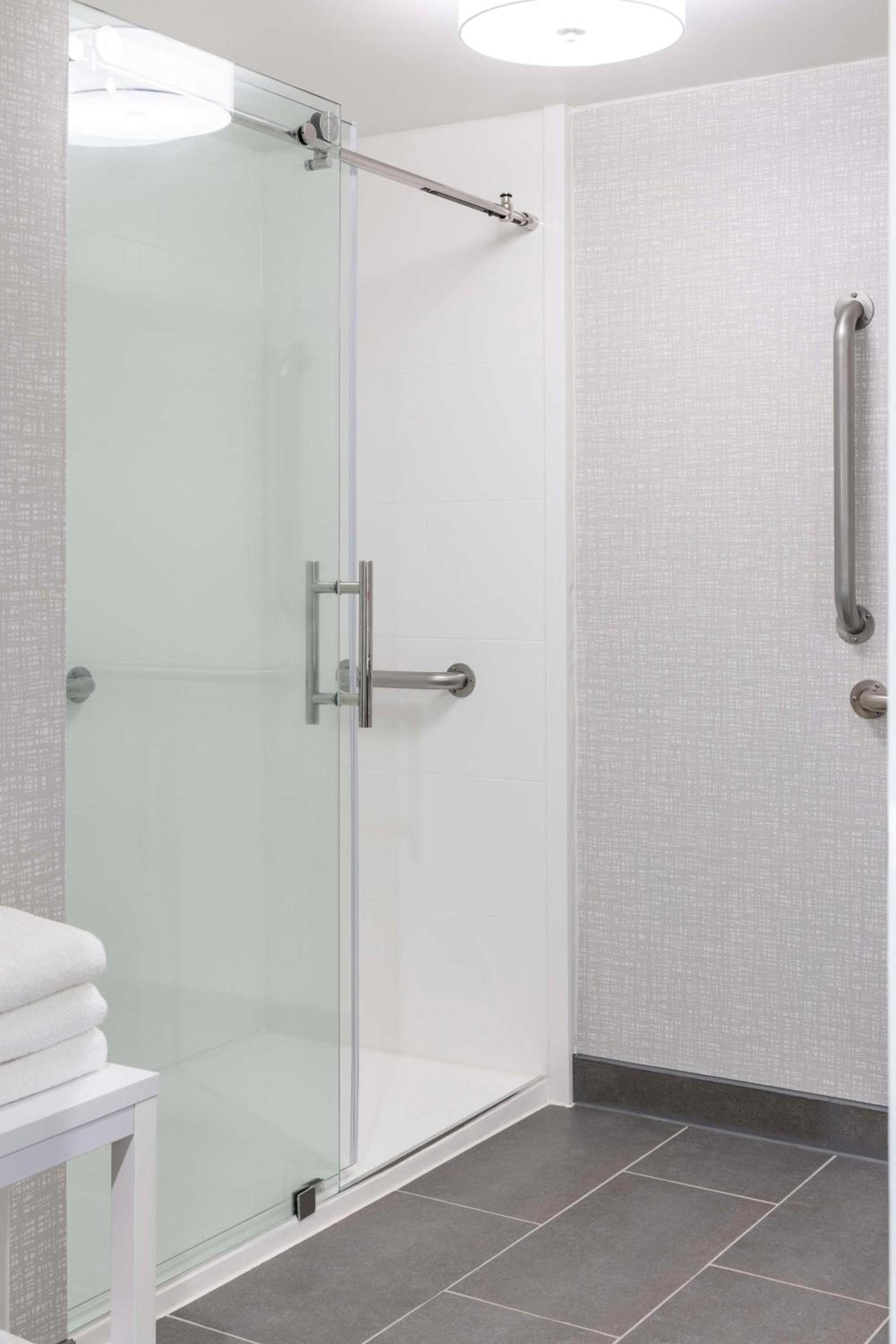 Hampton Inn Athens photo 5