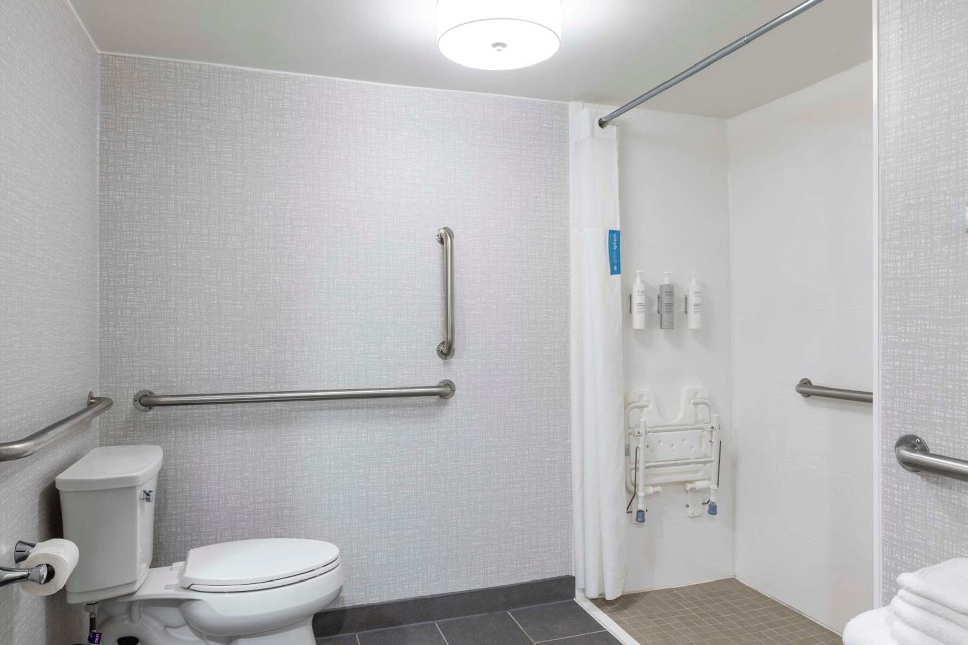 Hampton Inn Athens photo 20