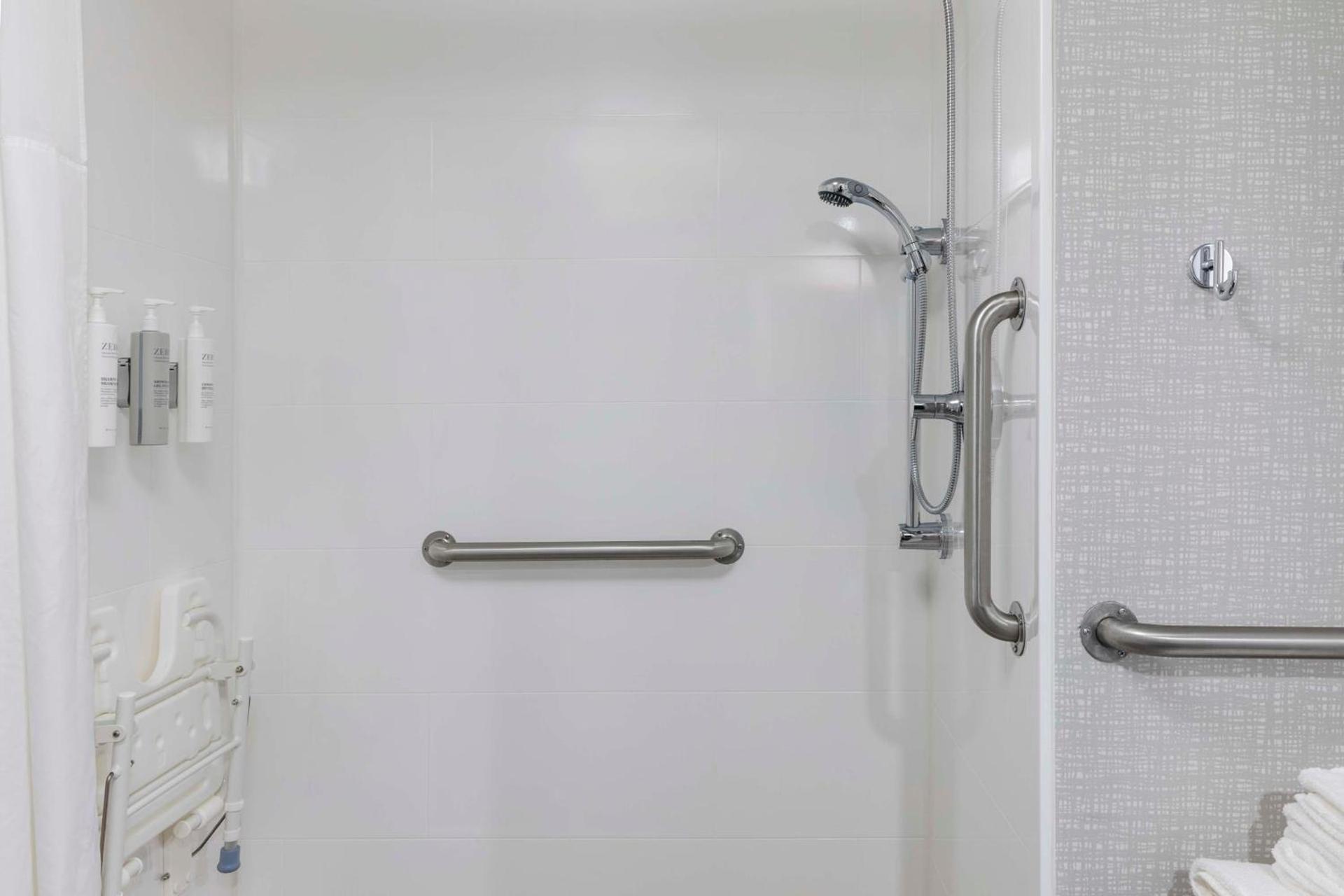 Hampton Inn Athens photo 9