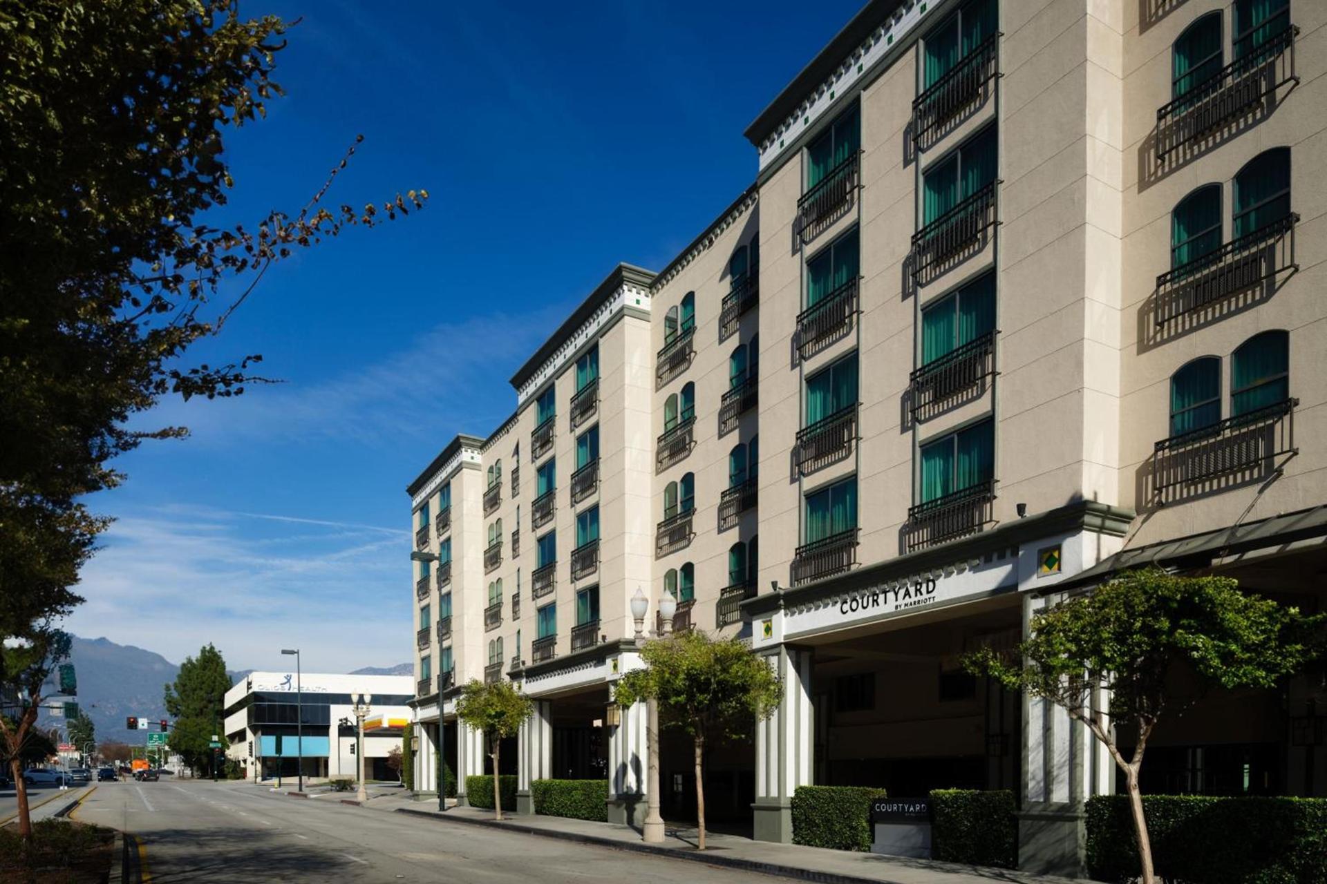 Courtyard by Marriott Los Angeles Pasadena Old Town photo 4