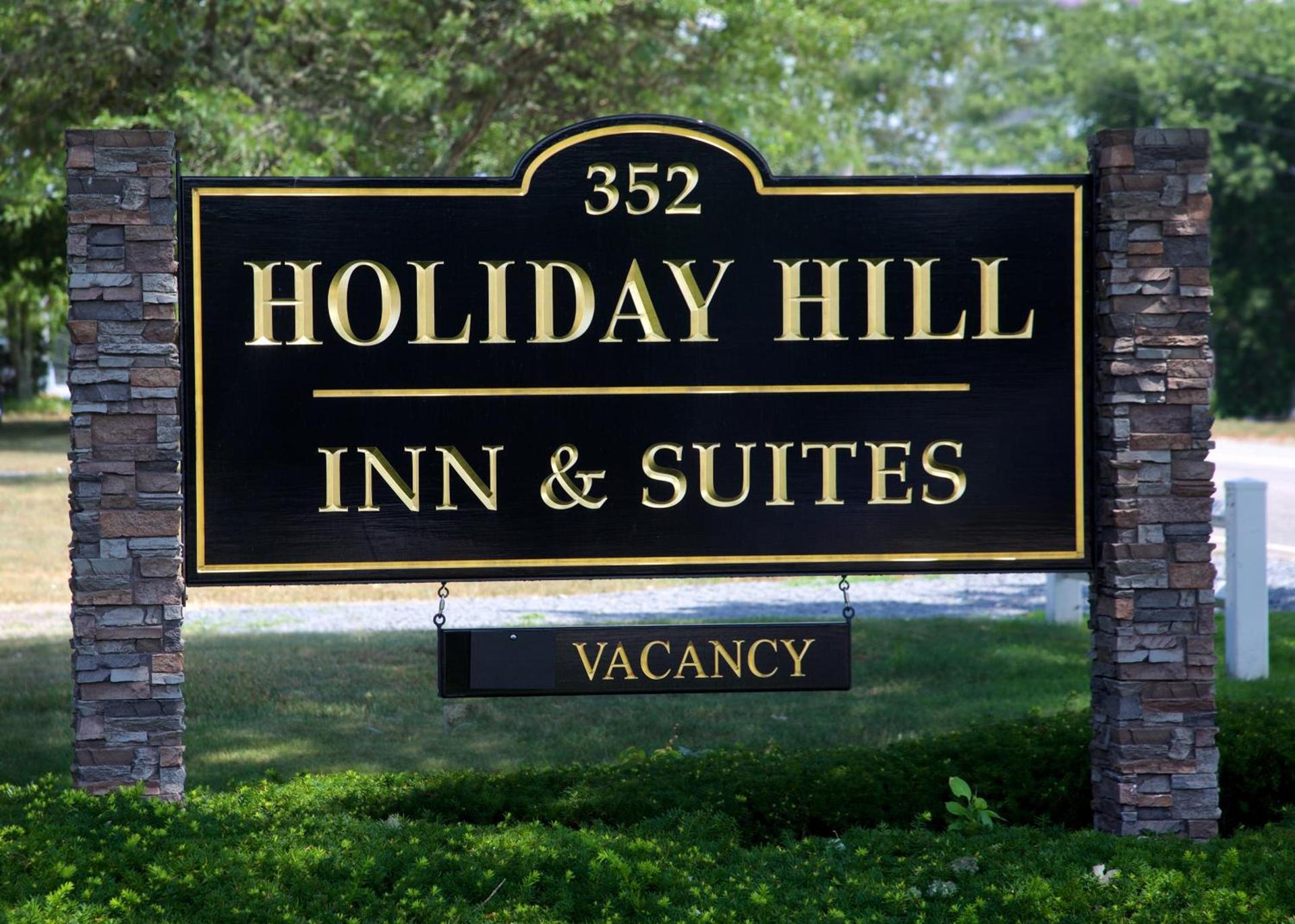 Holiday Hill Inn & Suites photo 69