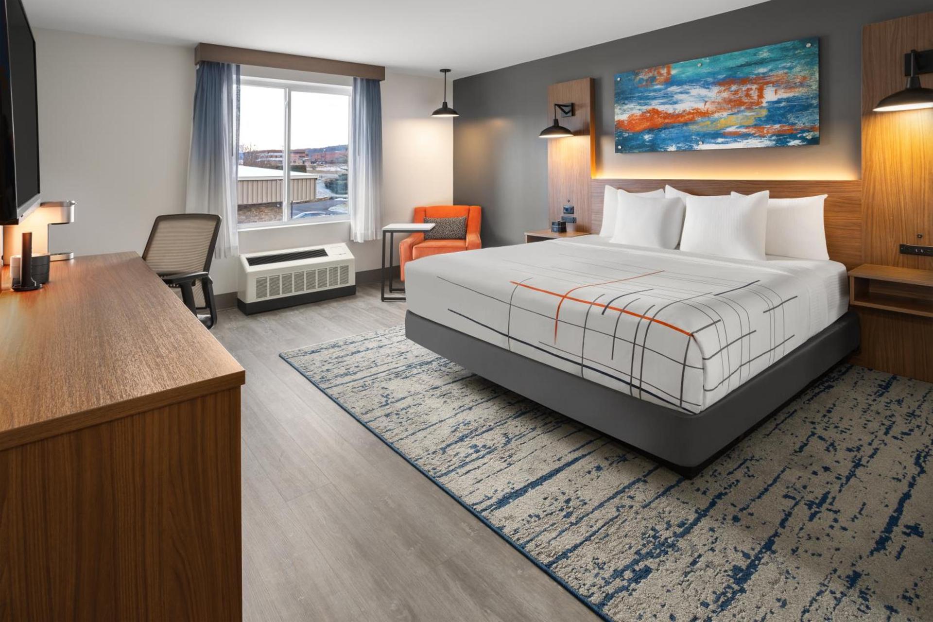 La Quinta Inn & Suites by Wyndham Williston Burlington photo 25